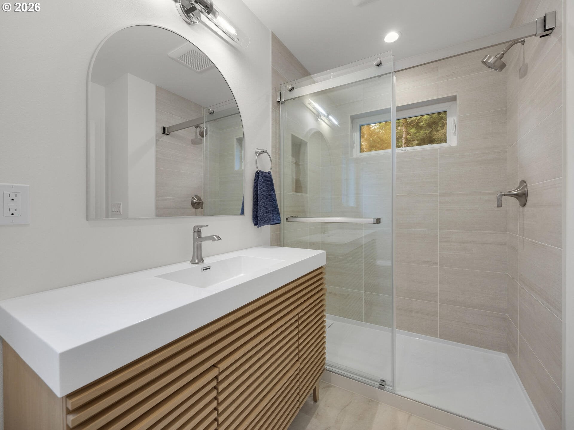 Cannon Beach, Oregon, 97110, United States, 5 Bedrooms Bedrooms, ,6 BathroomsBathrooms,Residential,Active,2015847