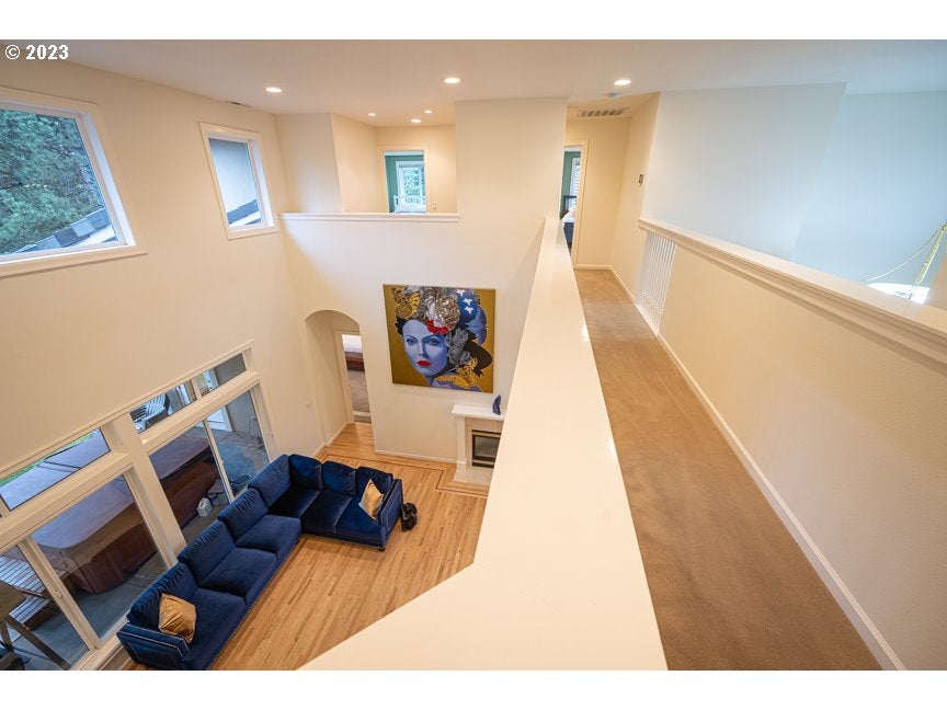 Eugene, Oregon, 97401, United States, 5 Bedrooms Bedrooms, ,5 BathroomsBathrooms,Residential,Active,1986881