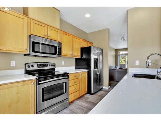 15410 SW SPARROW LOOP UNIT 101, BEAVERTON, OR 97007, photo 5 of 29