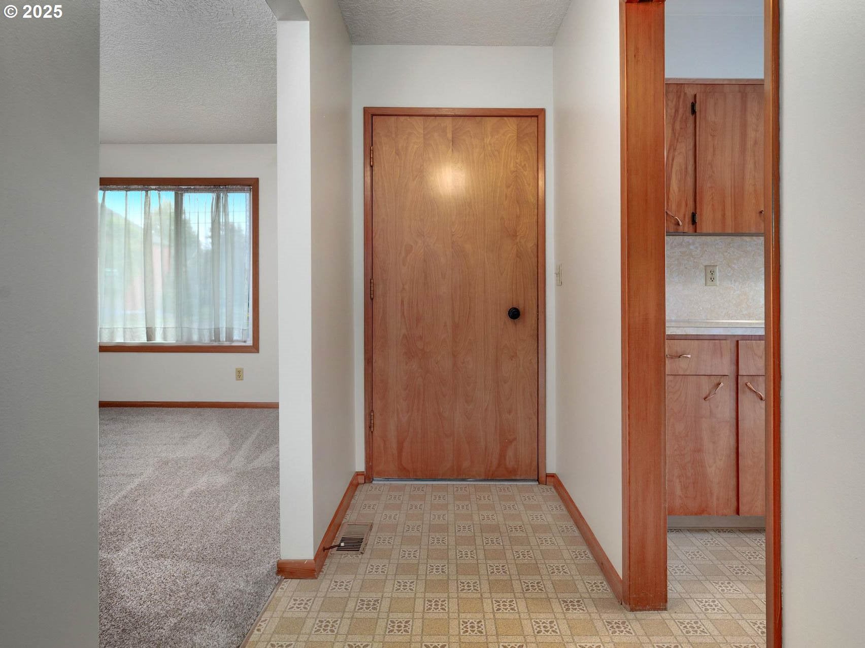 Hillsboro, Oregon, 97123, United States, 3 Bedrooms Bedrooms, ,2 BathroomsBathrooms,Residential,Active,1849541
