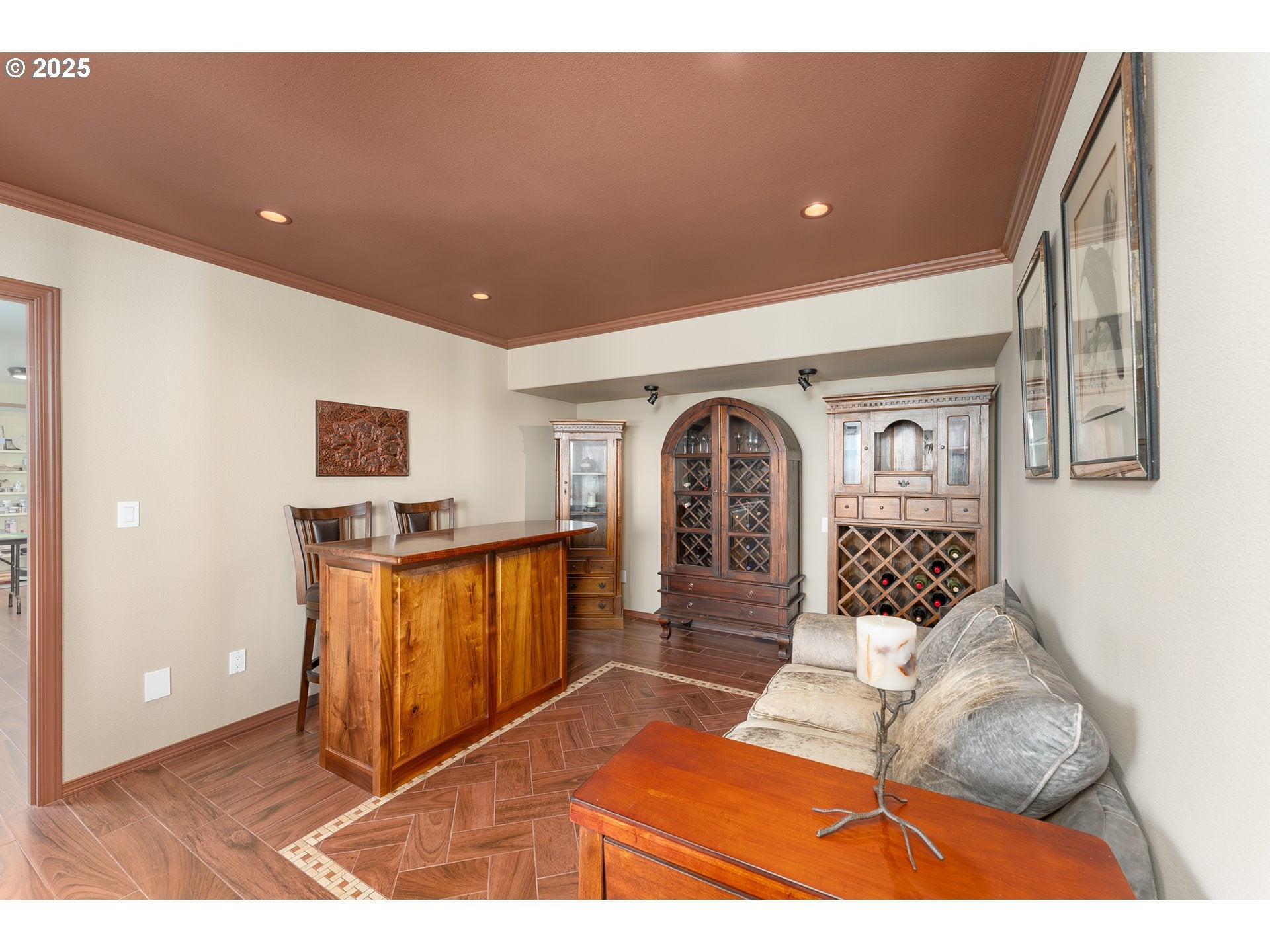 Roseburg, Oregon, 97471, United States, 4 Bedrooms Bedrooms, ,4 BathroomsBathrooms,Residential,Active,1800177