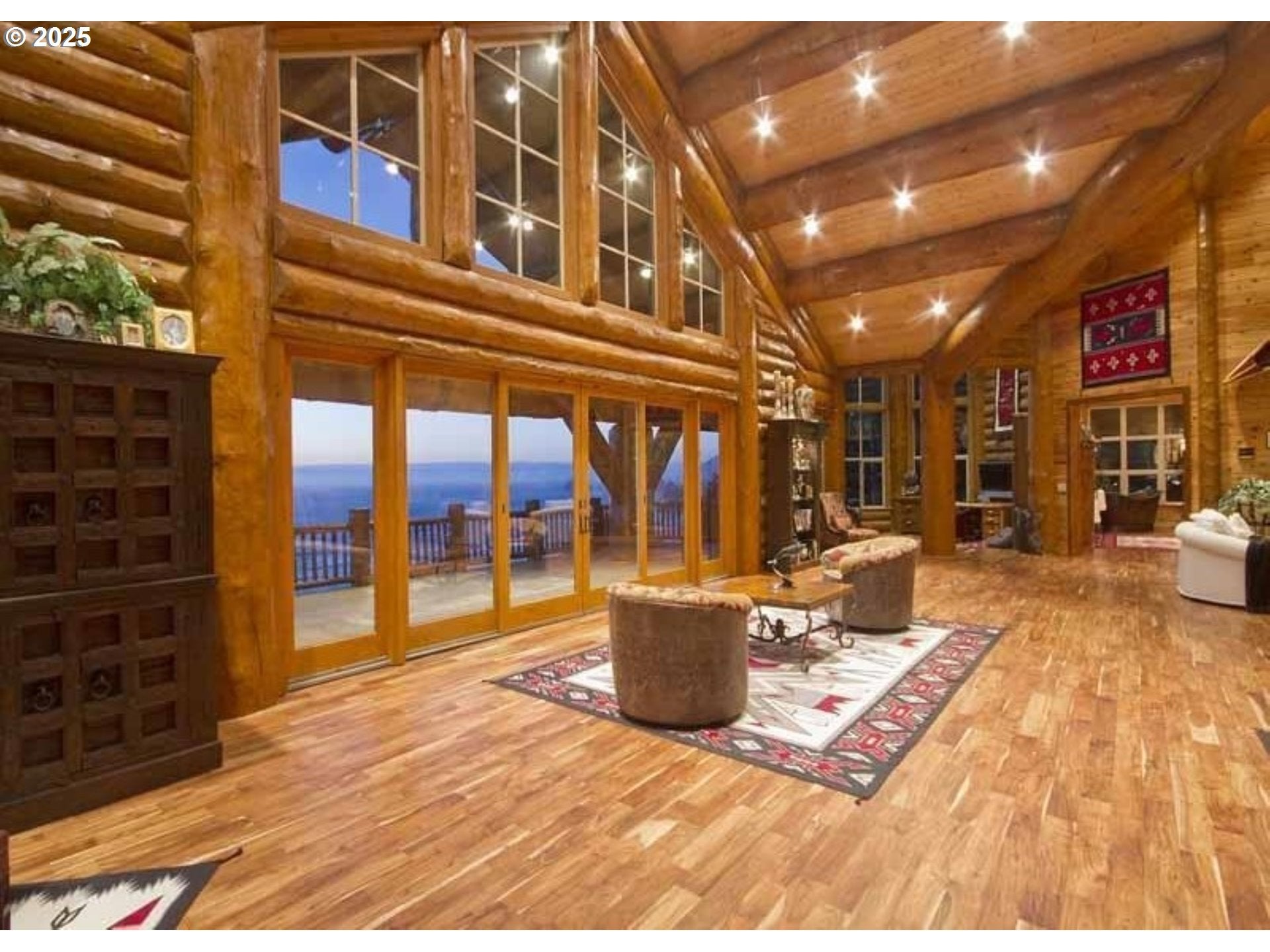 Gold Beach, Oregon, 97444, United States, 4 Bedrooms Bedrooms, ,5 BathroomsBathrooms,Residential,Active,1764520