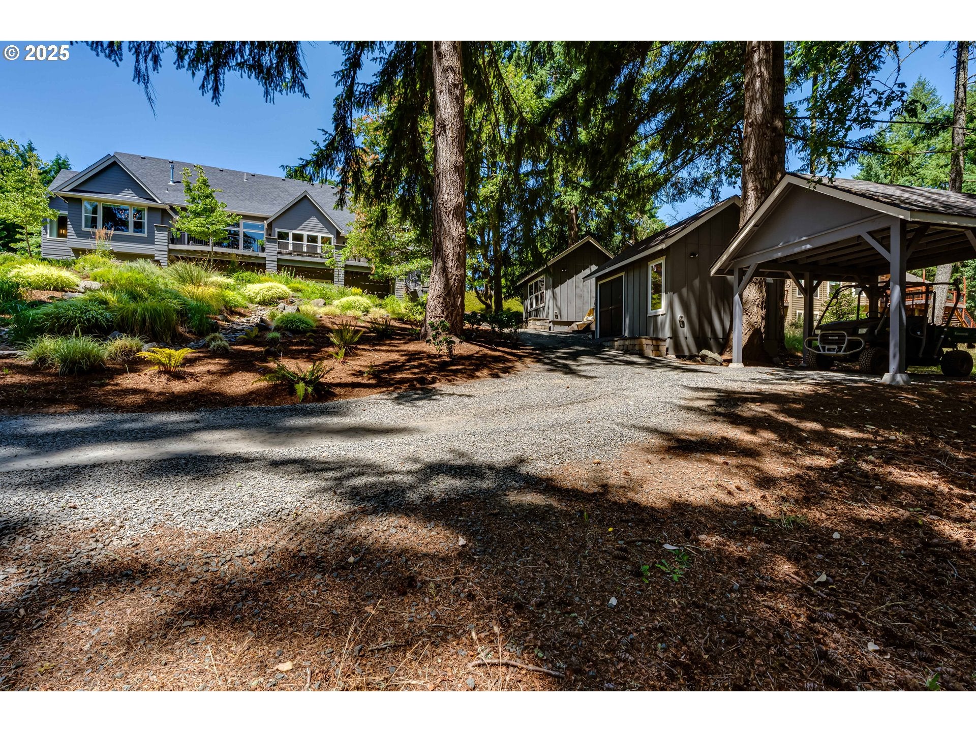 Eugene, Oregon, 97405, United States, ,5 BathroomsBathrooms,Residential,Active,1899898