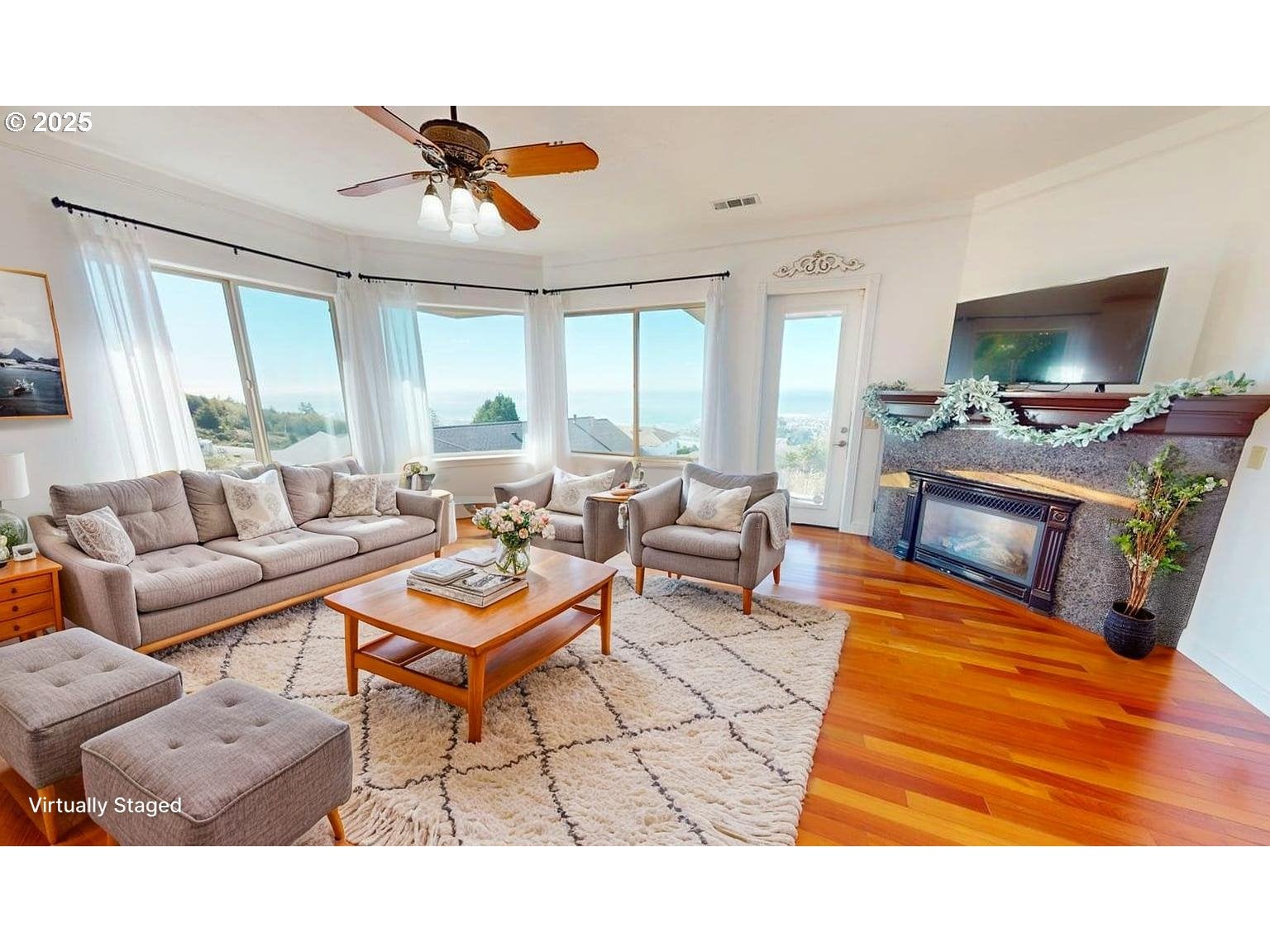 Brookings, Oregon, 97415, United States, 4 Bedrooms Bedrooms, ,4 BathroomsBathrooms,Residential,Active,1967294