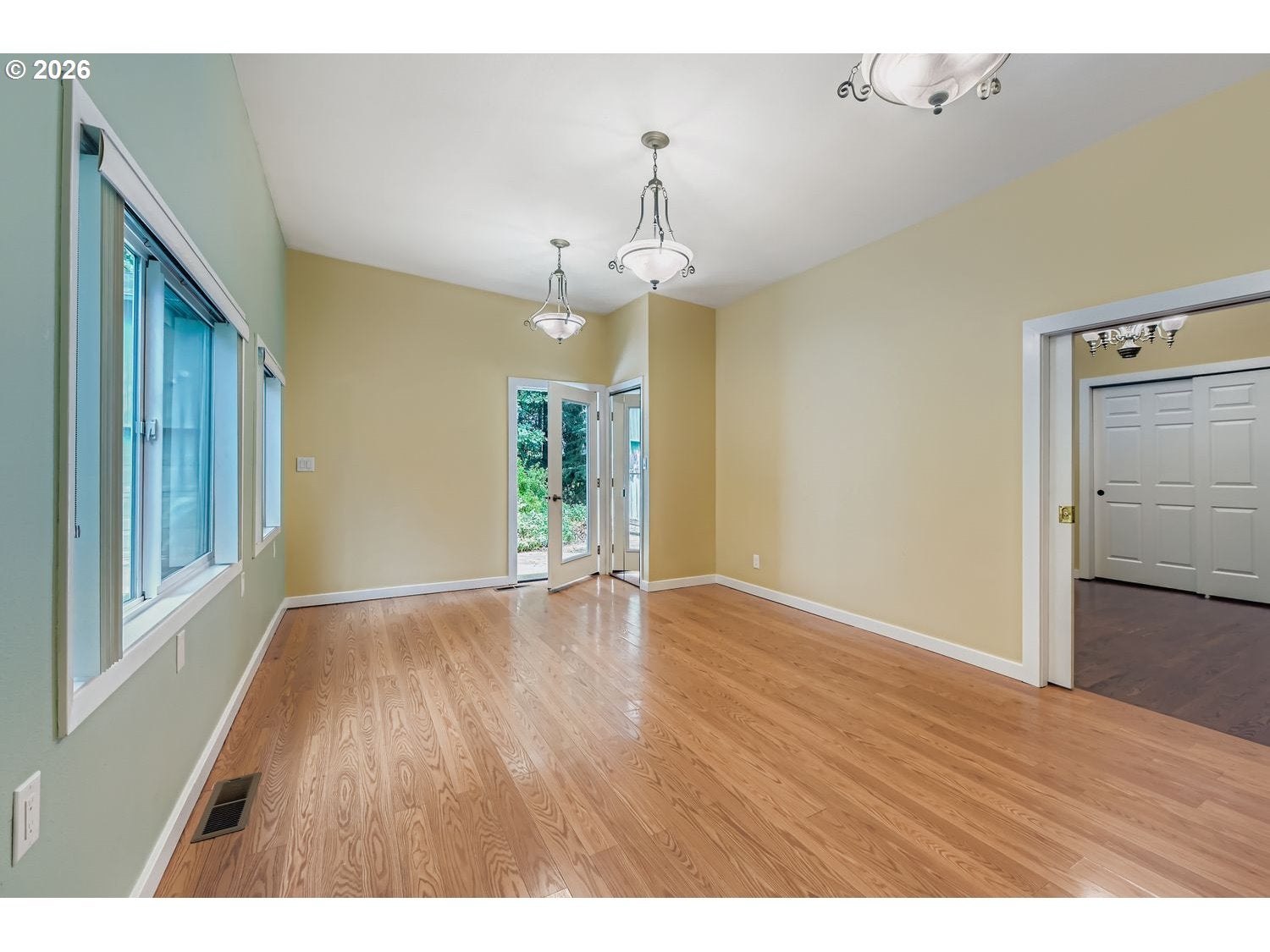 Milwaukie, Oregon, 97267, United States, 5 Bedrooms Bedrooms, ,4 BathroomsBathrooms,Residential,Active,2044550