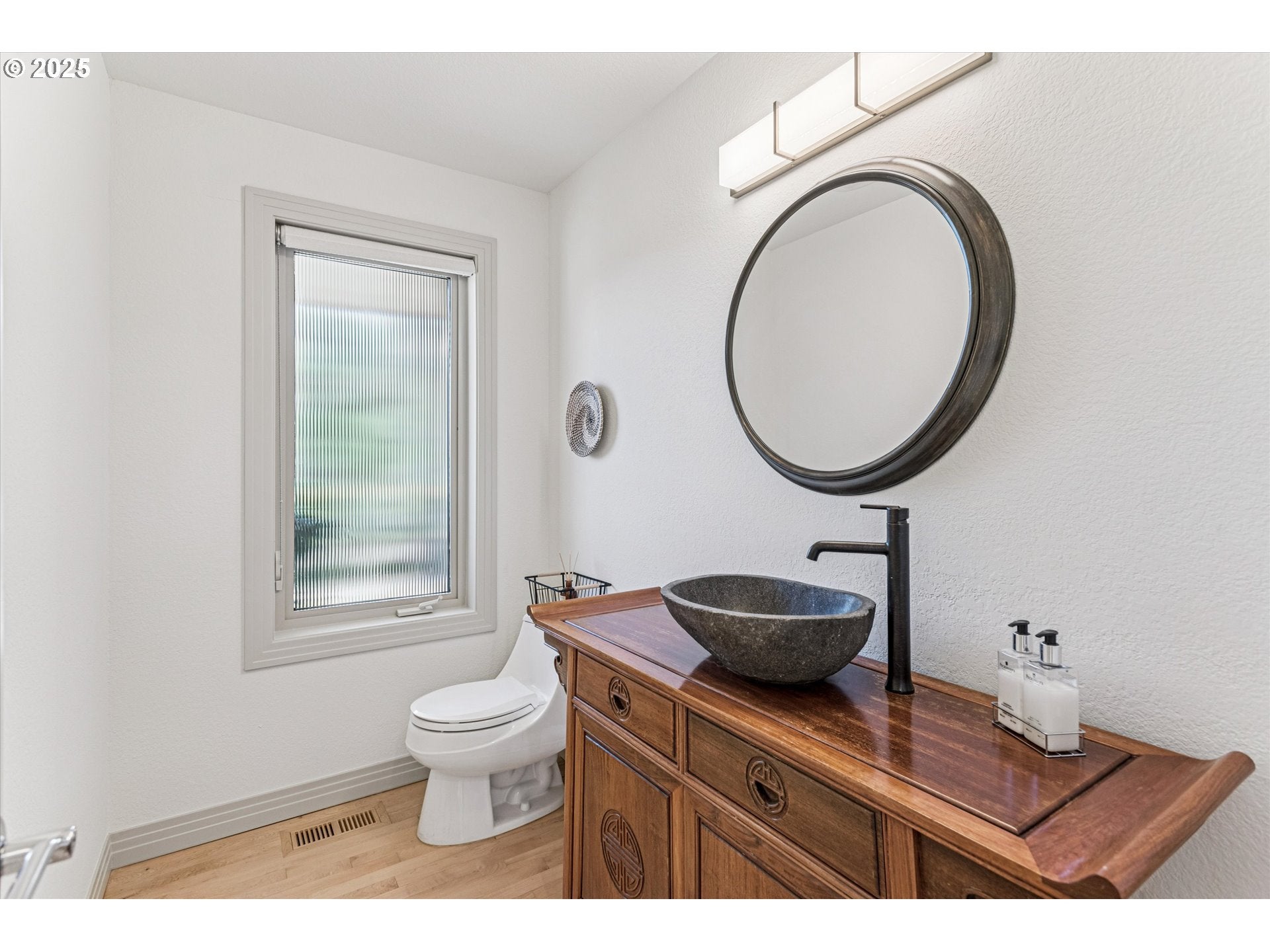 Lake Oswego, Oregon, 97034, United States, 4 Bedrooms Bedrooms, ,5 BathroomsBathrooms,Residential,Active,1914922