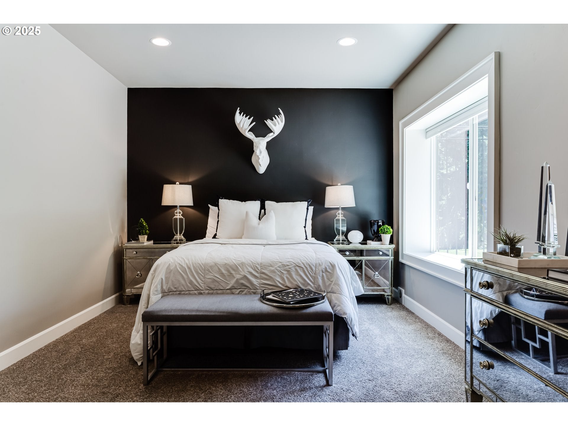 Eugene, Oregon, 97405, United States, ,5 BathroomsBathrooms,Residential,Active,1899898