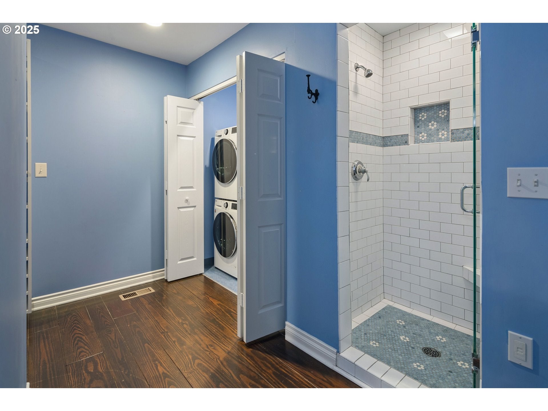 Lake Oswego, Oregon, 97034, United States, ,3 BathroomsBathrooms,Residential,Active,1899903