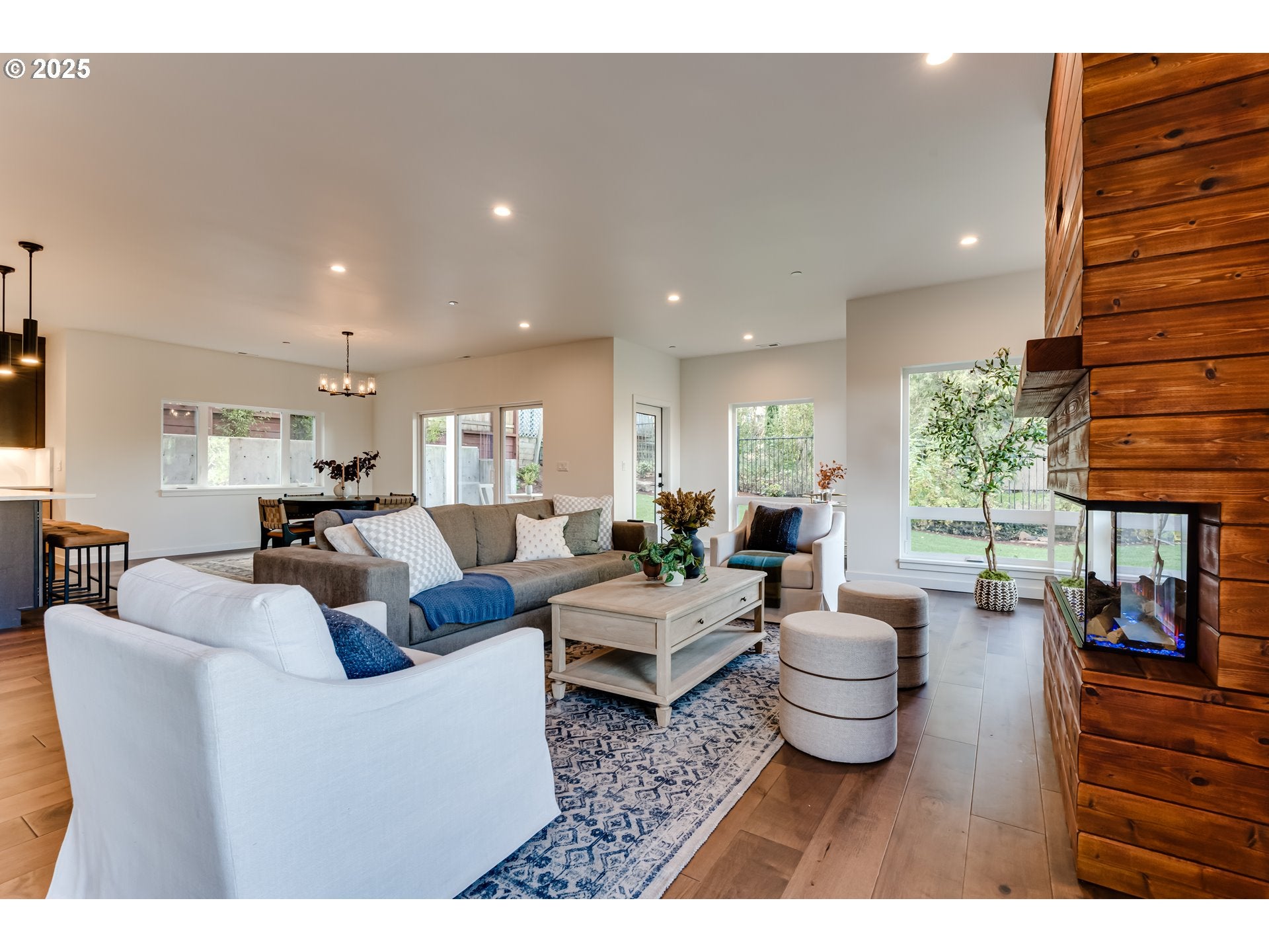 Eugene, Oregon, 97405, United States, 4 Bedrooms Bedrooms, ,3 BathroomsBathrooms,Residential,Active,2000223