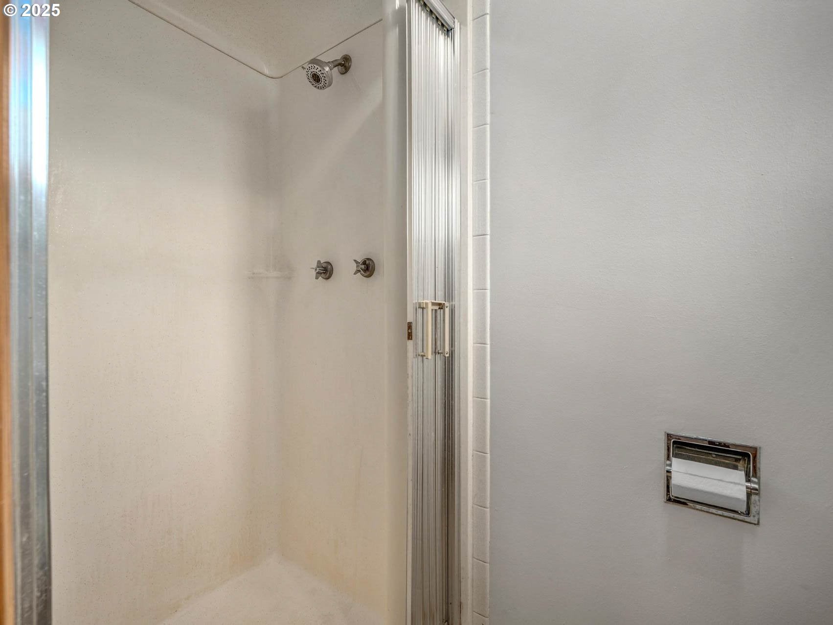 Hillsboro, Oregon, 97123, United States, 3 Bedrooms Bedrooms, ,2 BathroomsBathrooms,Residential,Active,1849541