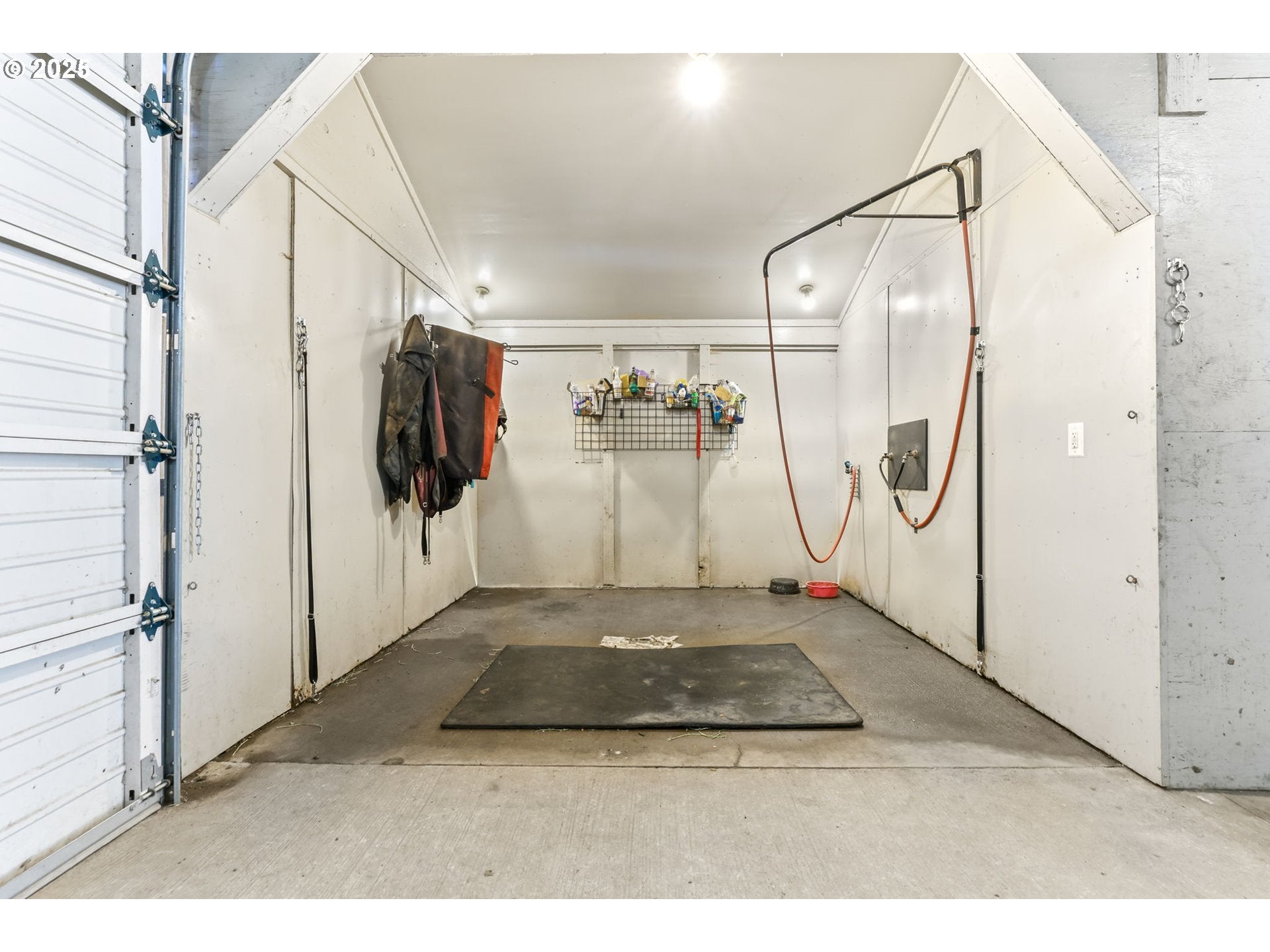 Troutdale, Oregon, 97060, United States, 4 Bedrooms Bedrooms, ,3 BathroomsBathrooms,Residential,Active,1898028