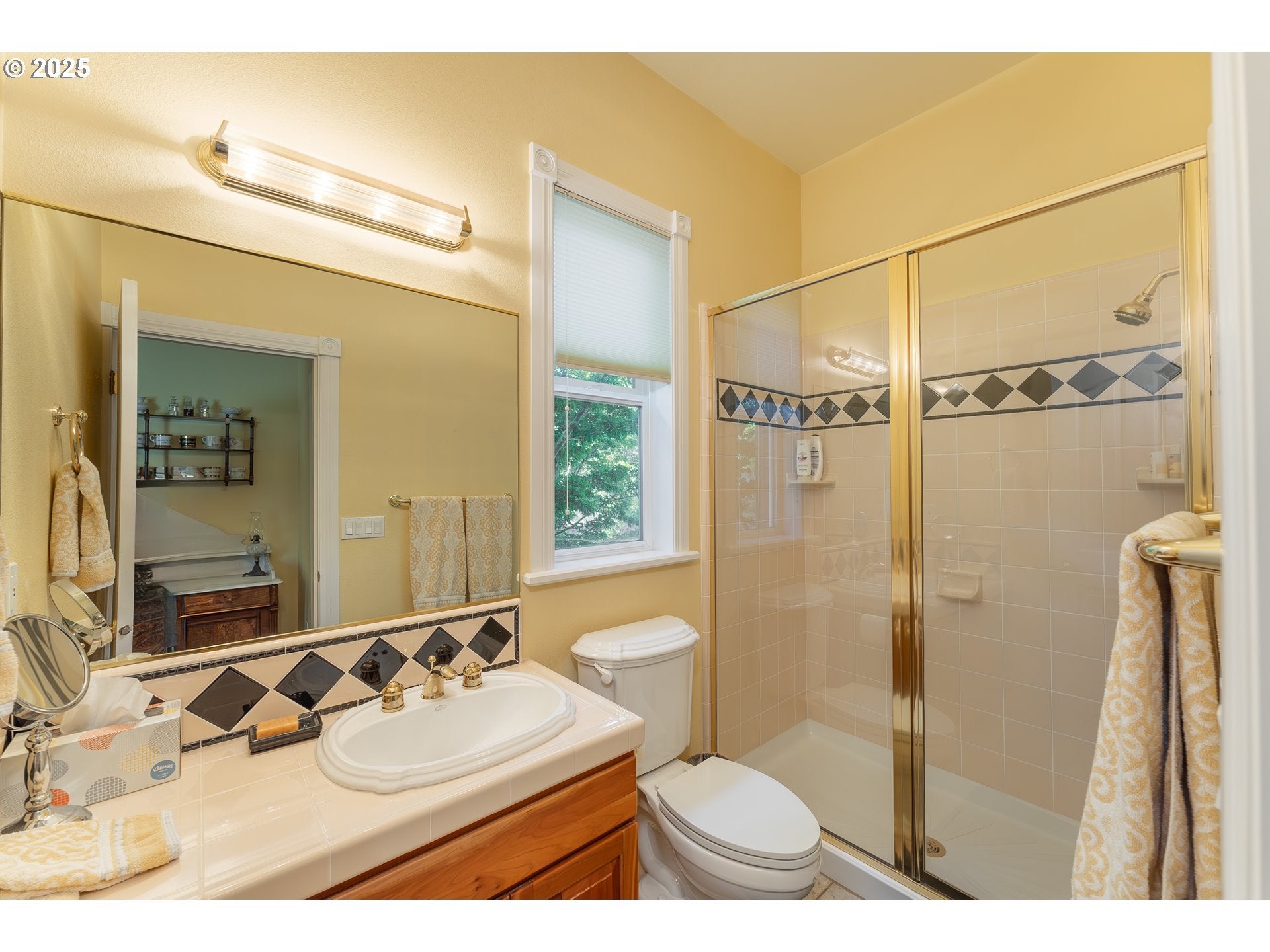 Roseburg, Oregon, 97471, United States, 4 Bedrooms Bedrooms, ,4 BathroomsBathrooms,Residential,Active,1800177