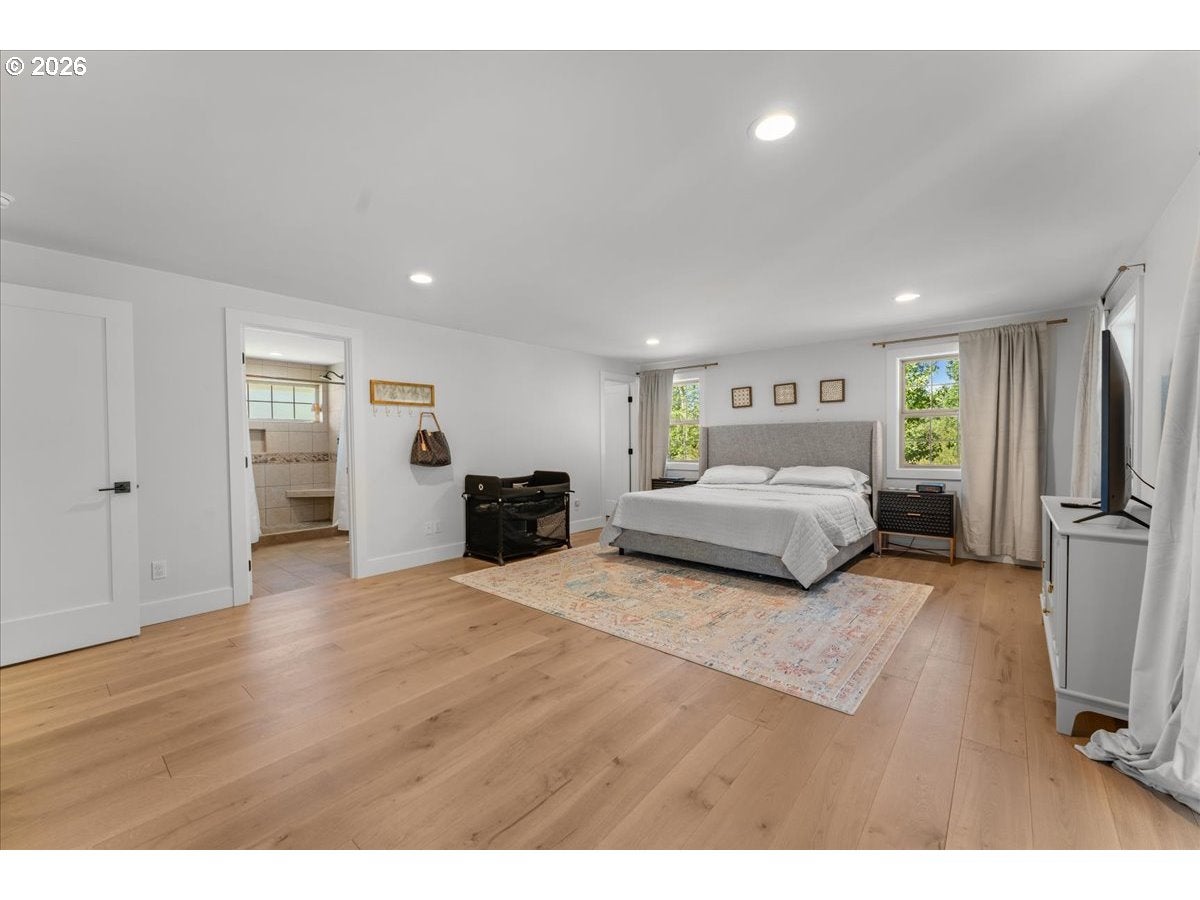 Eagle Creek, Oregon, 97022, United States, 4 Bedrooms Bedrooms, ,5 BathroomsBathrooms,Residential,Active,2007176