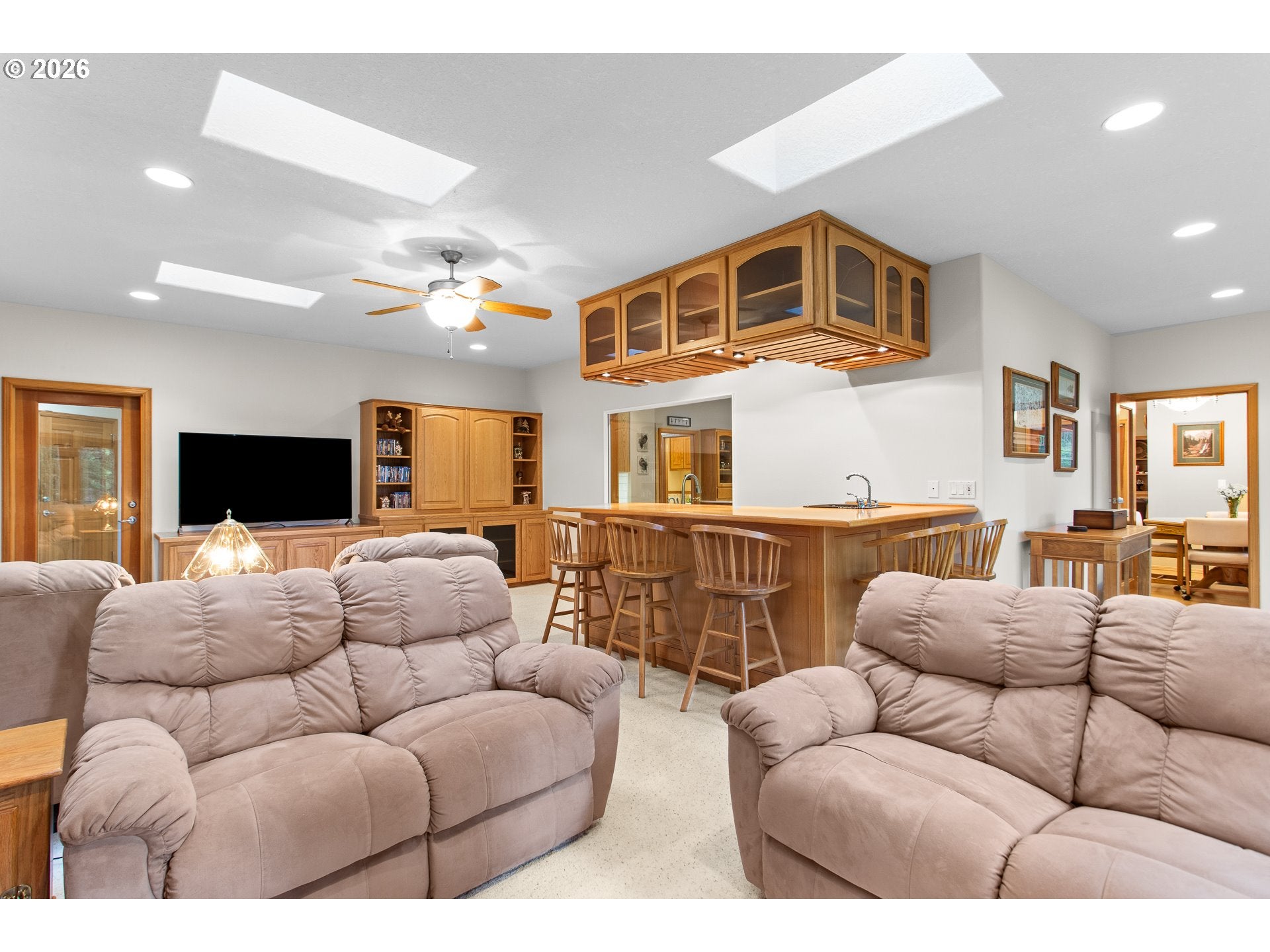 Corbett, Oregon, 97019, United States, 3 Bedrooms Bedrooms, ,3 BathroomsBathrooms,Residential,Active,2043115