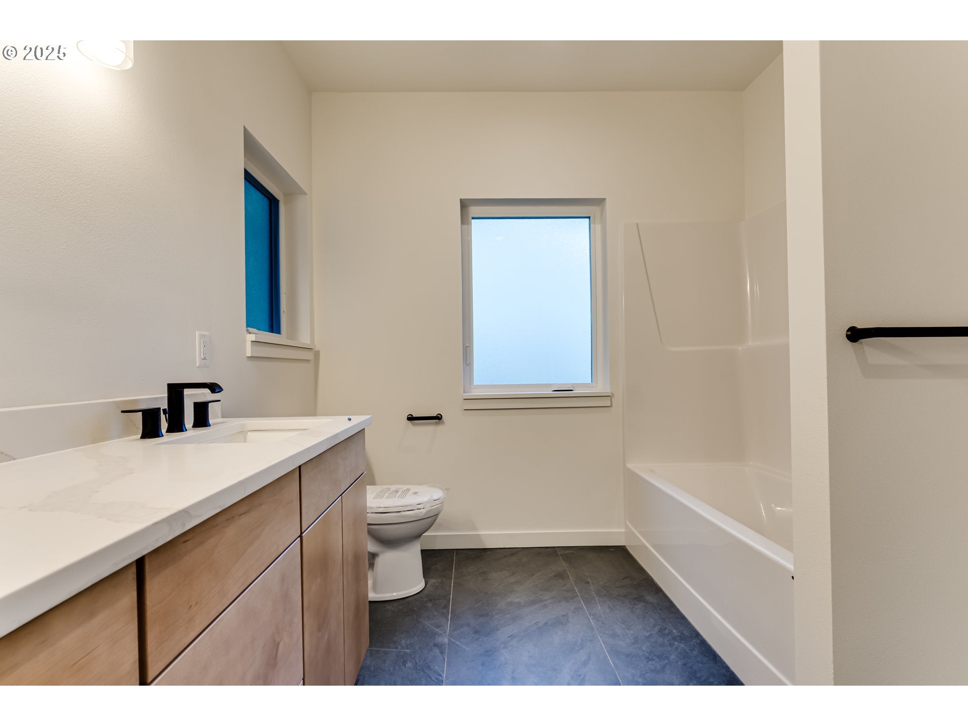 Eugene, Oregon, 97405, United States, 4 Bedrooms Bedrooms, ,3 BathroomsBathrooms,Residential,Active,2000223