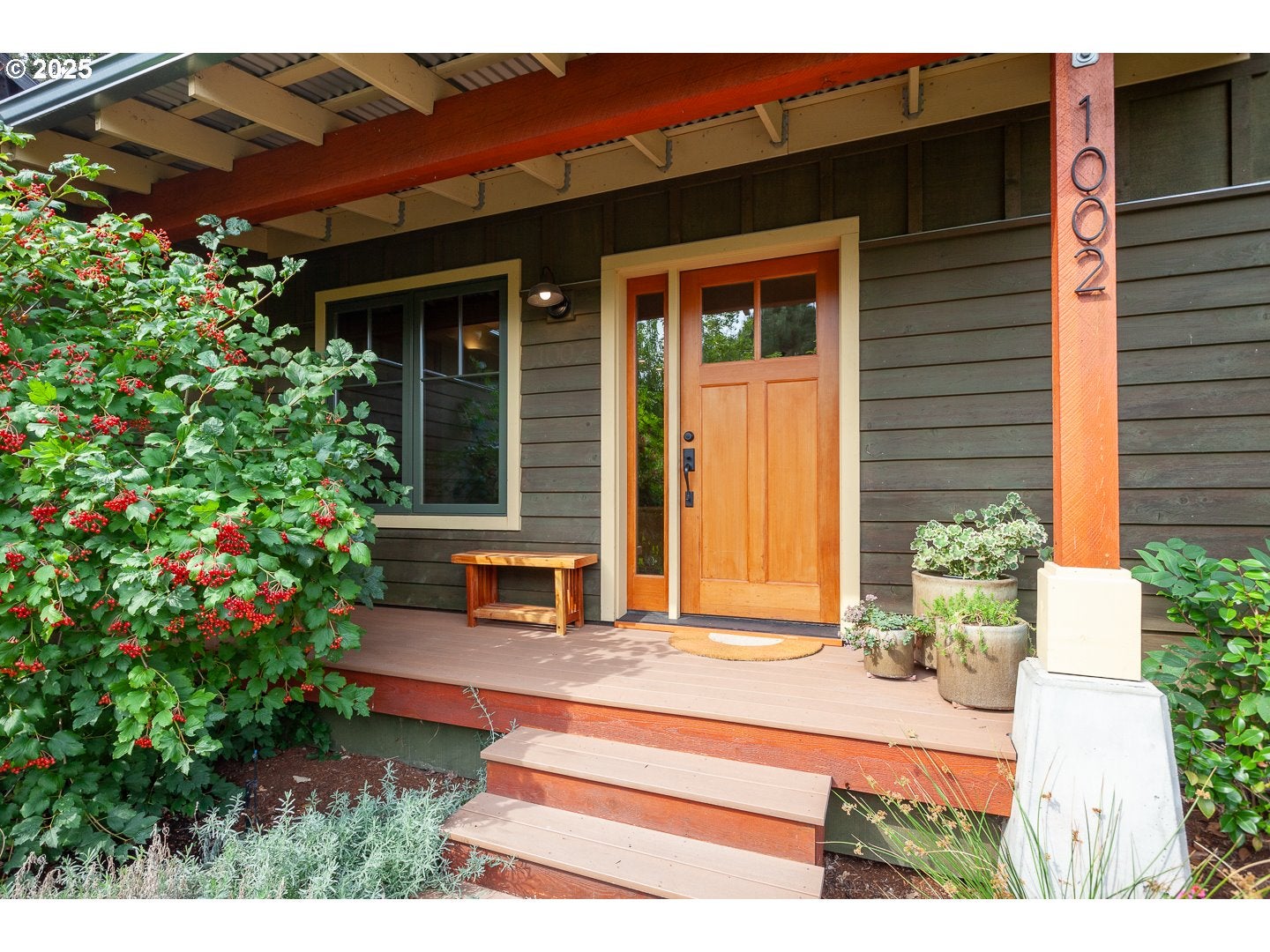 Hood River, Oregon, 97031, United States, 3 Bedrooms Bedrooms, ,3 BathroomsBathrooms,Residential,Active,1927664