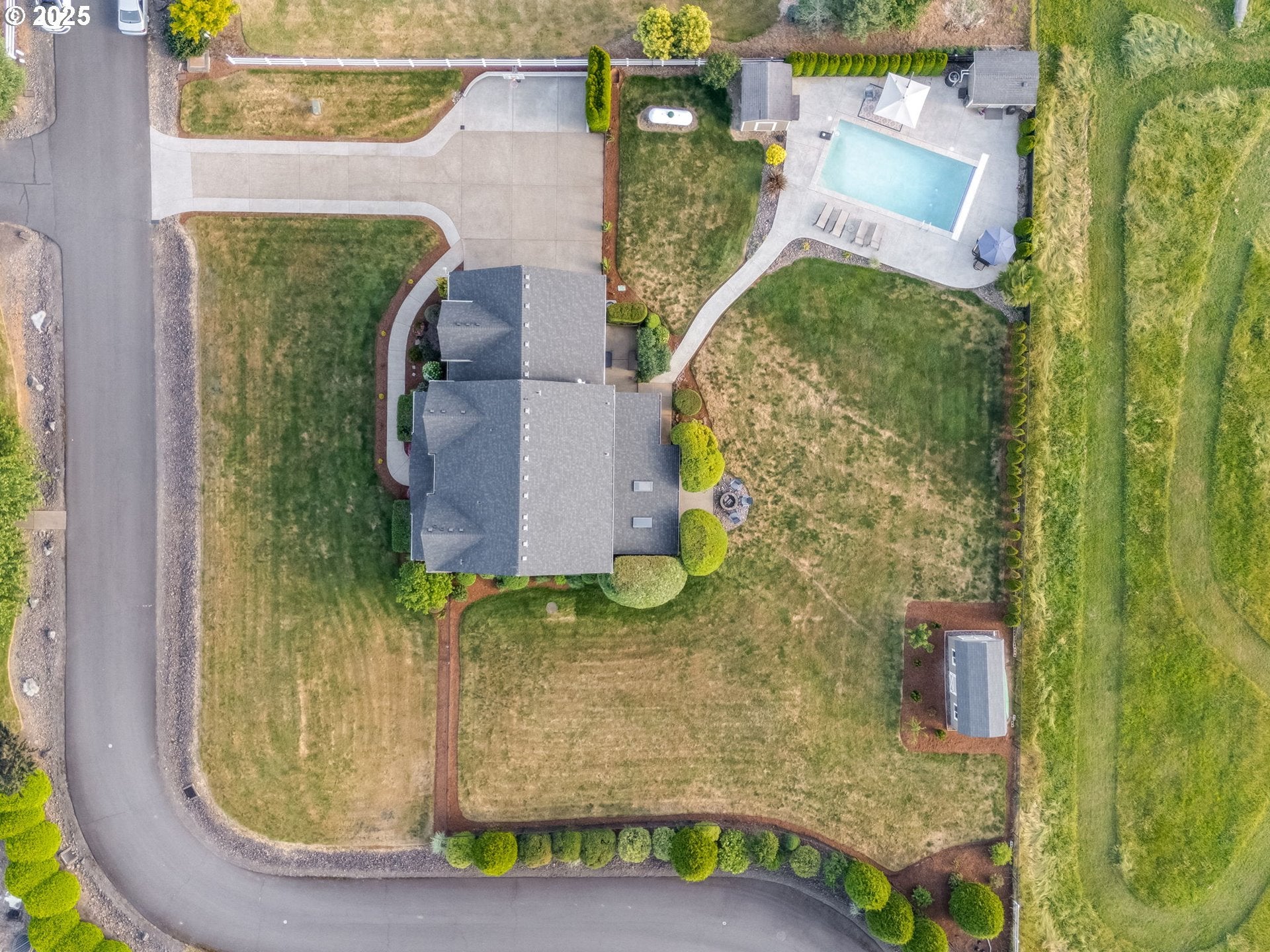 Oregon City, Oregon, 97045, United States, 4 Bedrooms Bedrooms, ,3 BathroomsBathrooms,Residential,Active,1886829