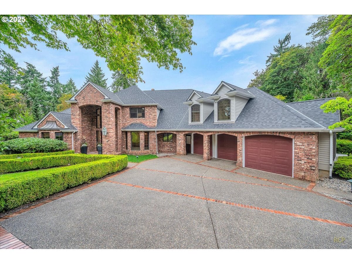 Rainier, Oregon, 97048, United States, 4 Bedrooms Bedrooms, ,5 BathroomsBathrooms,Residential,Active,1936128