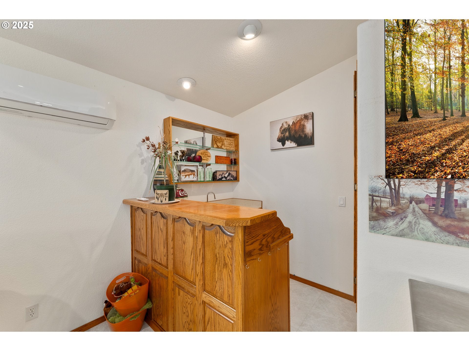 Roseburg, Oregon, 97470, United States, 4 Bedrooms Bedrooms, ,3 BathroomsBathrooms,Residential,Active,1701656