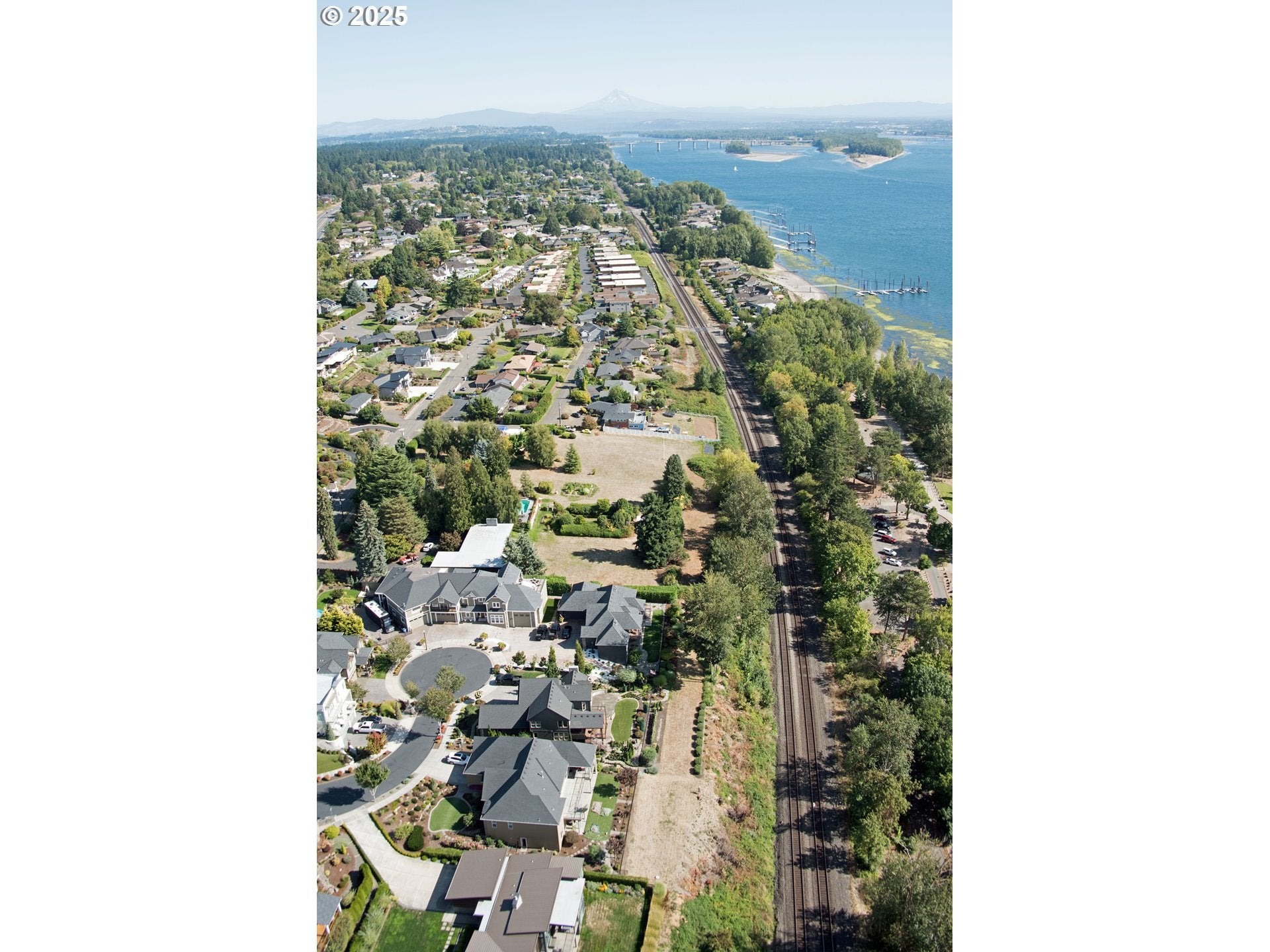 Vancouver, Washington, 98661, United States, 4 Bedrooms Bedrooms, ,7 BathroomsBathrooms,Residential,Active,1985581