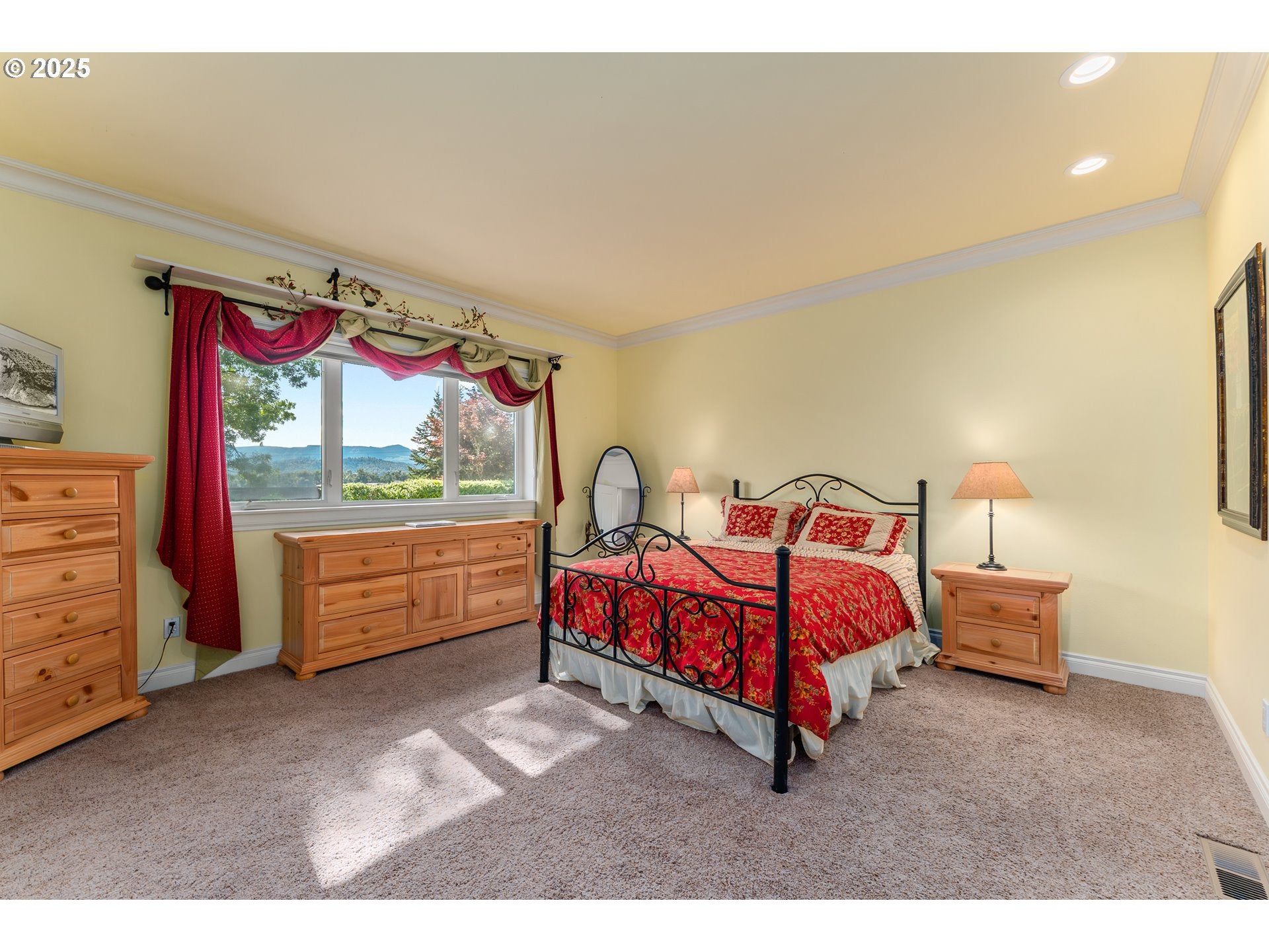 Roseburg, Oregon, 97471, United States, ,3 BathroomsBathrooms,Residential,Active,1828697