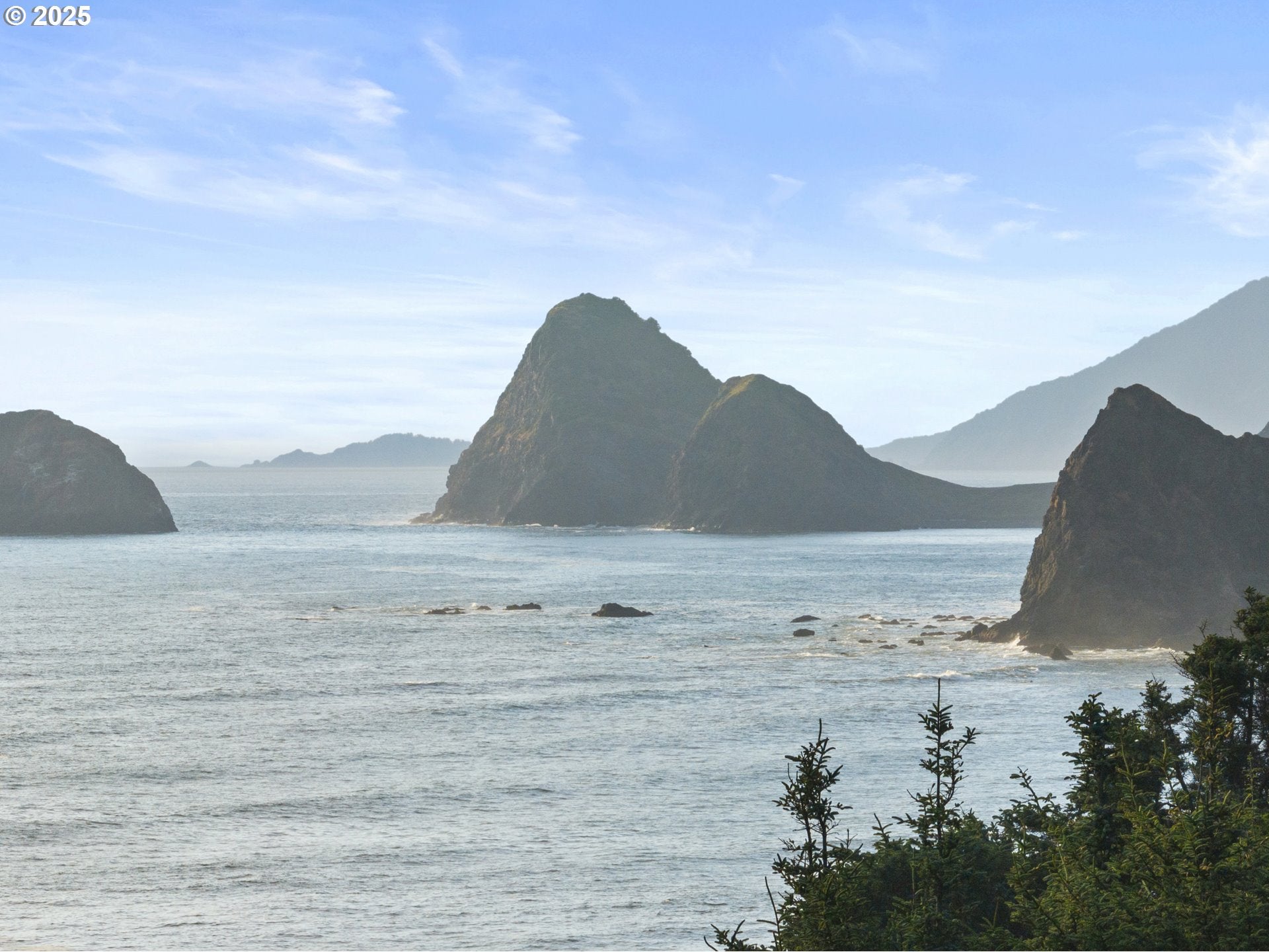 Gold Beach, Oregon, 97444, United States, 4 Bedrooms Bedrooms, ,5 BathroomsBathrooms,Residential,Active,1764520