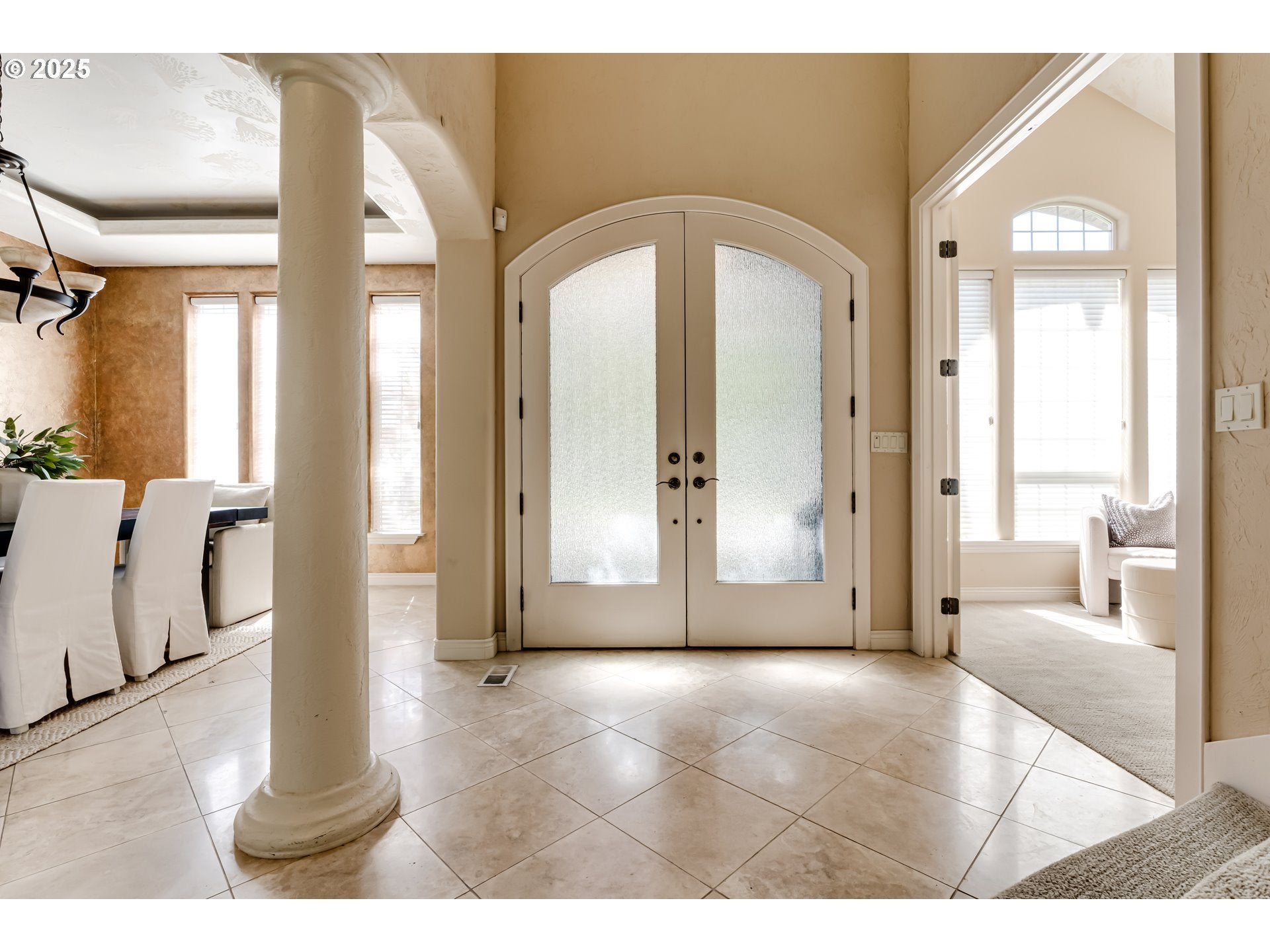 Eugene, Oregon, 97401, United States, 4 Bedrooms Bedrooms, ,4 BathroomsBathrooms,Residential,Active,1886816