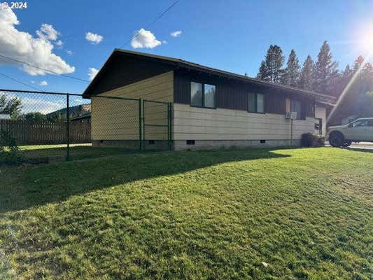 102 NUGGET ST, CANYON CITY, OR 97820 - Image 1