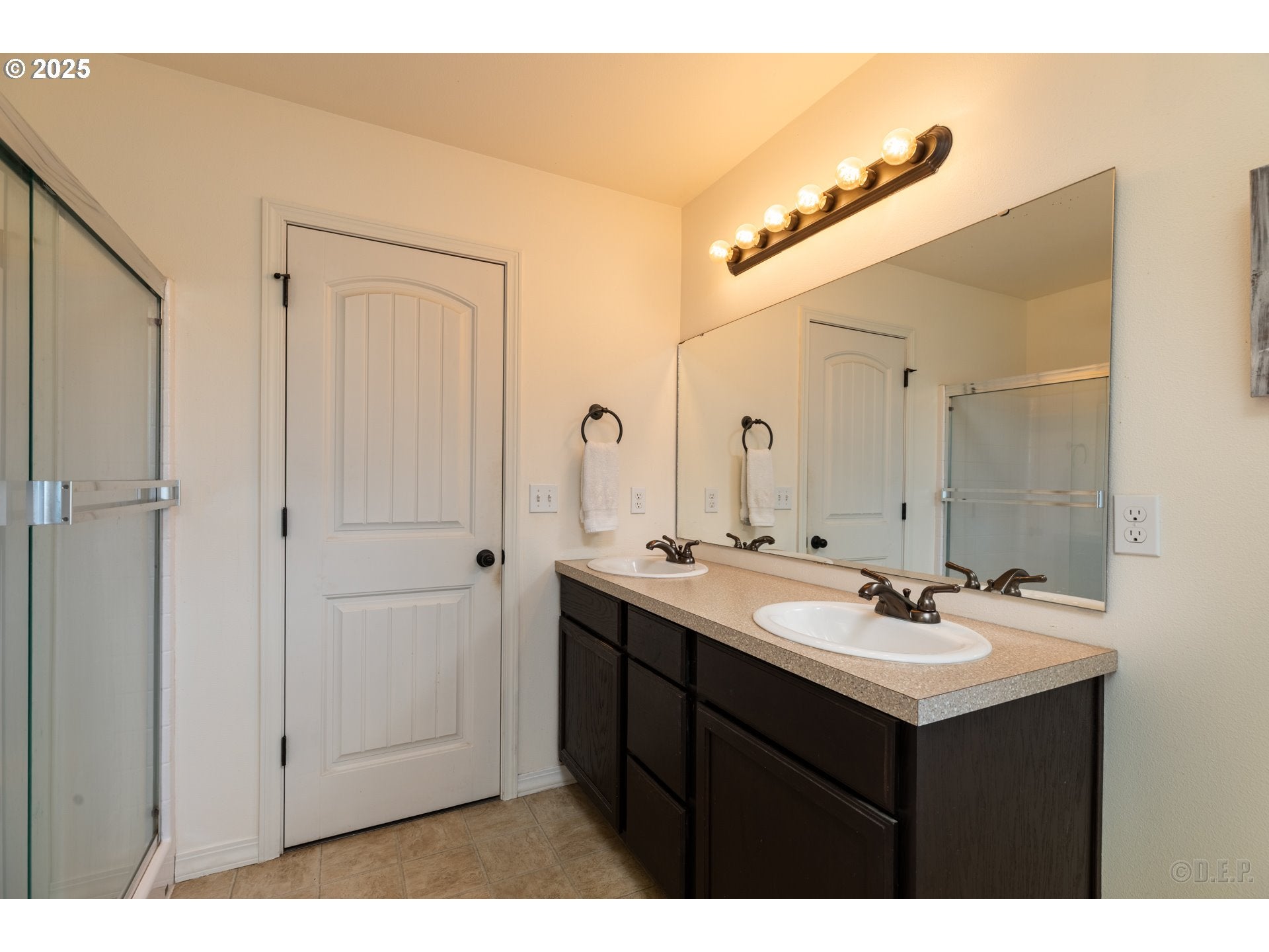 St. Helens, Oregon, 97051, United States, ,4 BathroomsBathrooms,Residential,Active,1888504