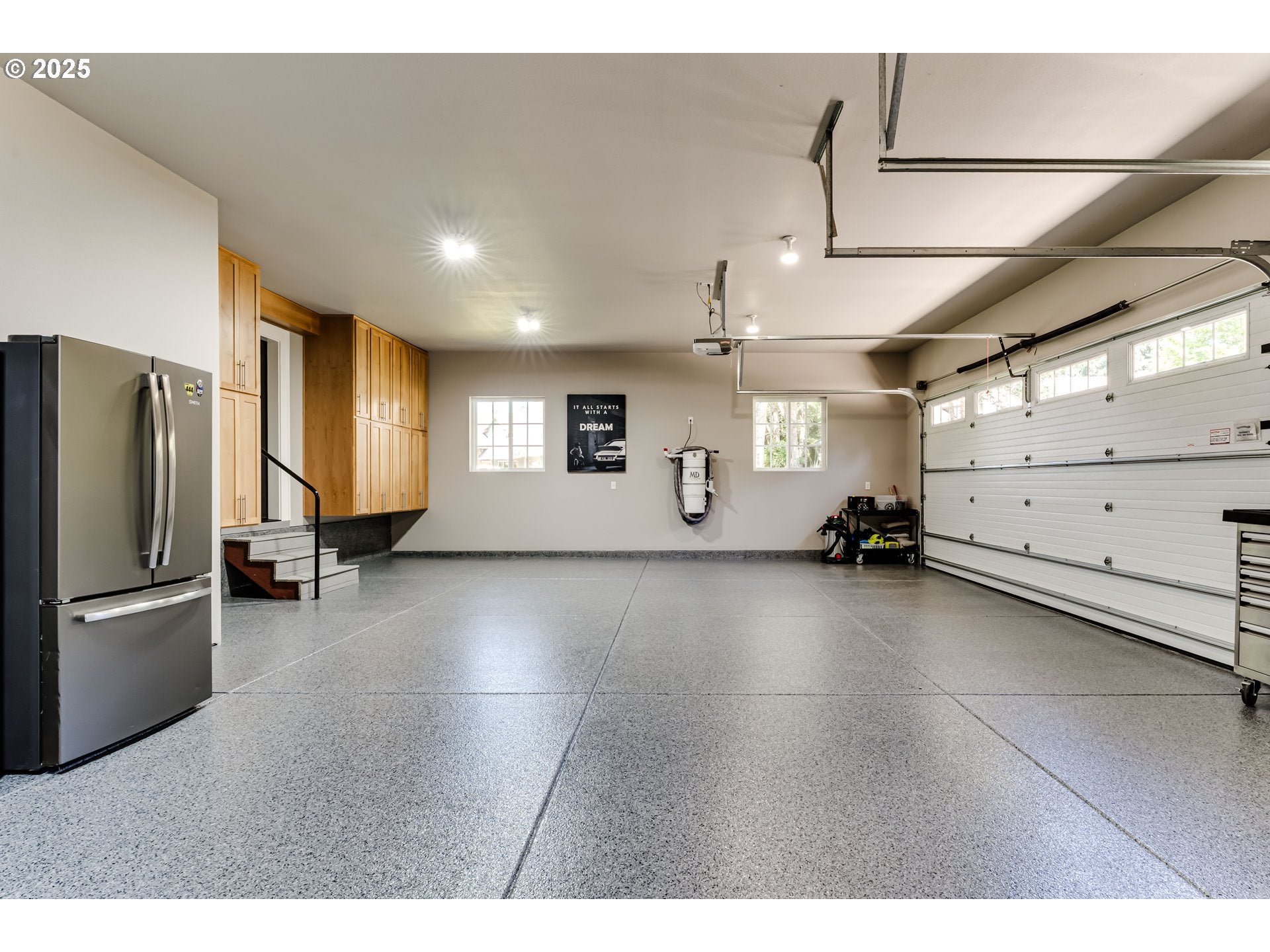 Eugene, Oregon, 97405, United States, ,5 BathroomsBathrooms,Residential,Active,1899898