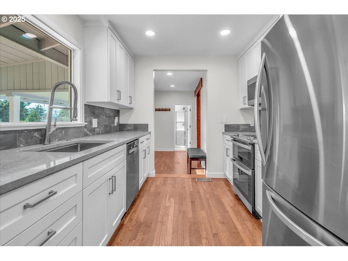 Beaverton, Oregon, 97007, United States, 3 Bedrooms Bedrooms, ,3 BathroomsBathrooms,Residential,Active,2006949