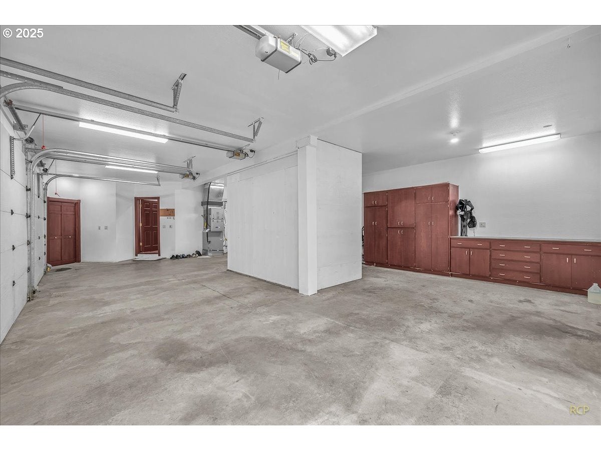 Rainier, Oregon, 97048, United States, 4 Bedrooms Bedrooms, ,5 BathroomsBathrooms,Residential,Active,1936128