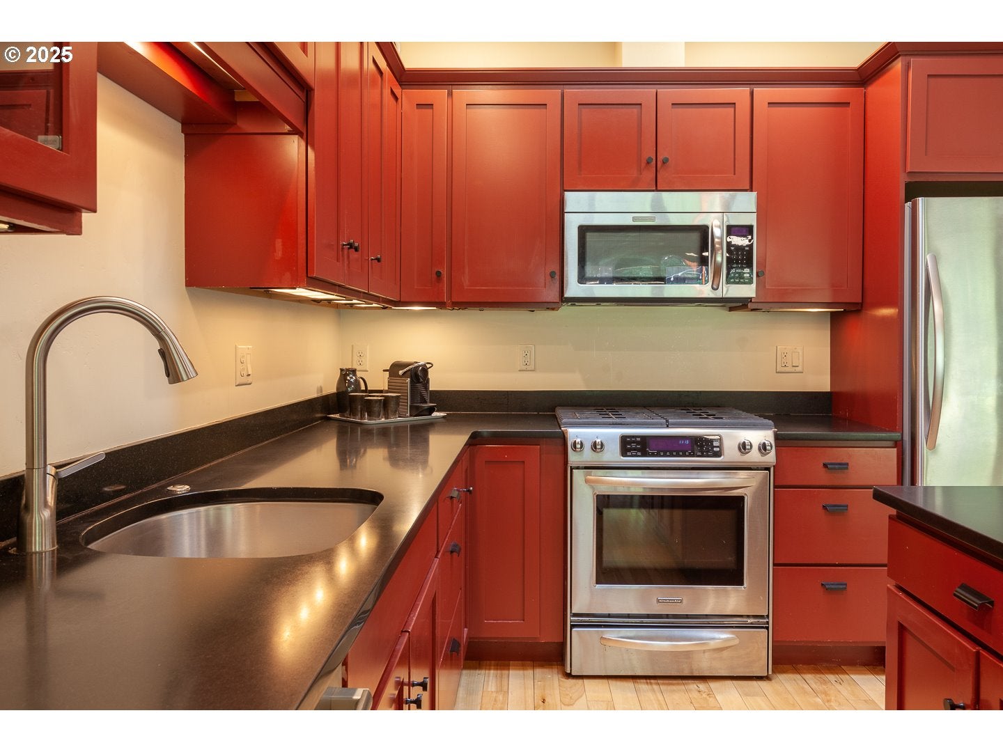 Hood River, Oregon, 97031, United States, 3 Bedrooms Bedrooms, ,3 BathroomsBathrooms,Residential,Active,1927664