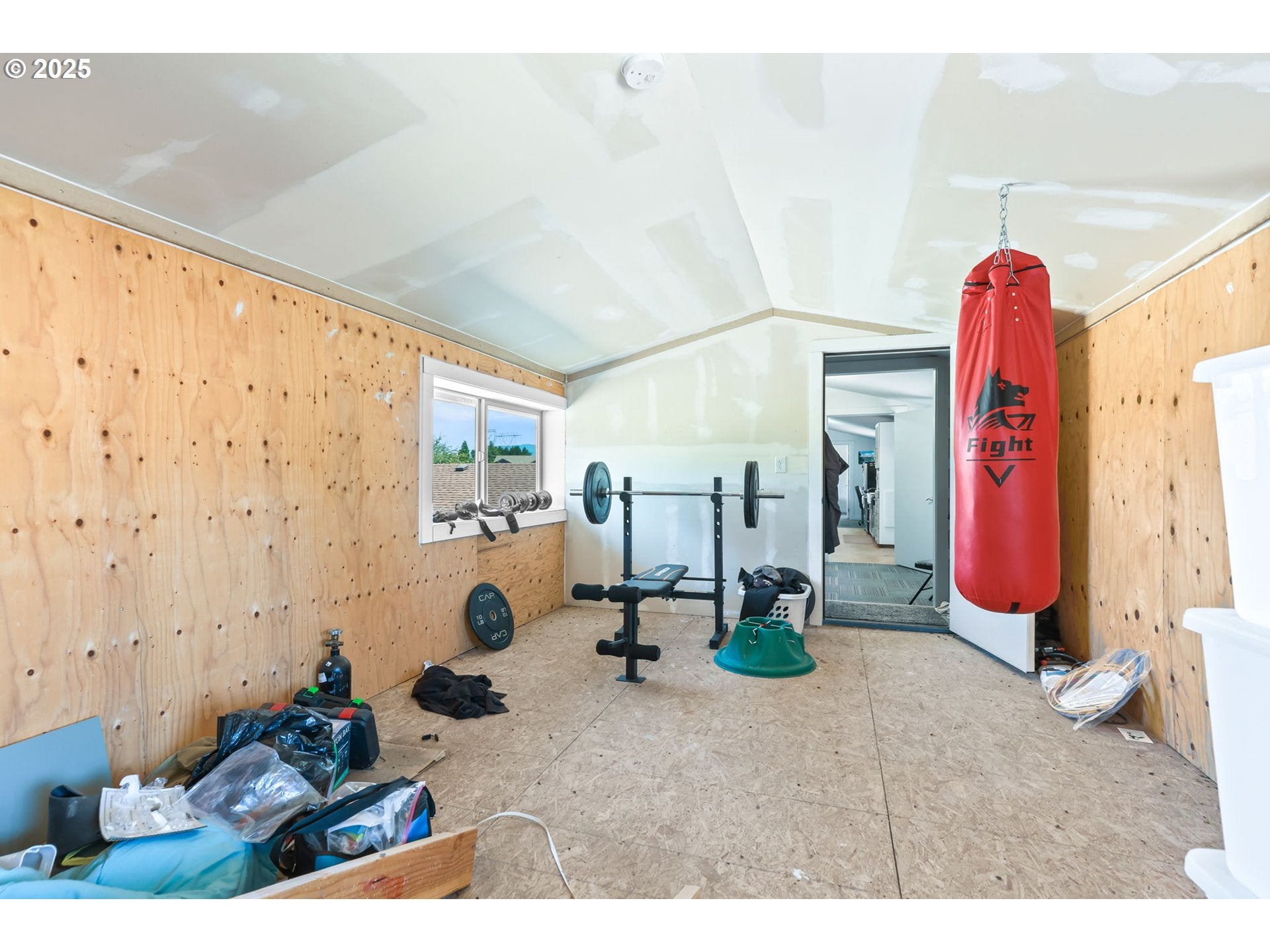 Troutdale, Oregon, 97060, United States, 4 Bedrooms Bedrooms, ,3 BathroomsBathrooms,Residential,Active,1898028