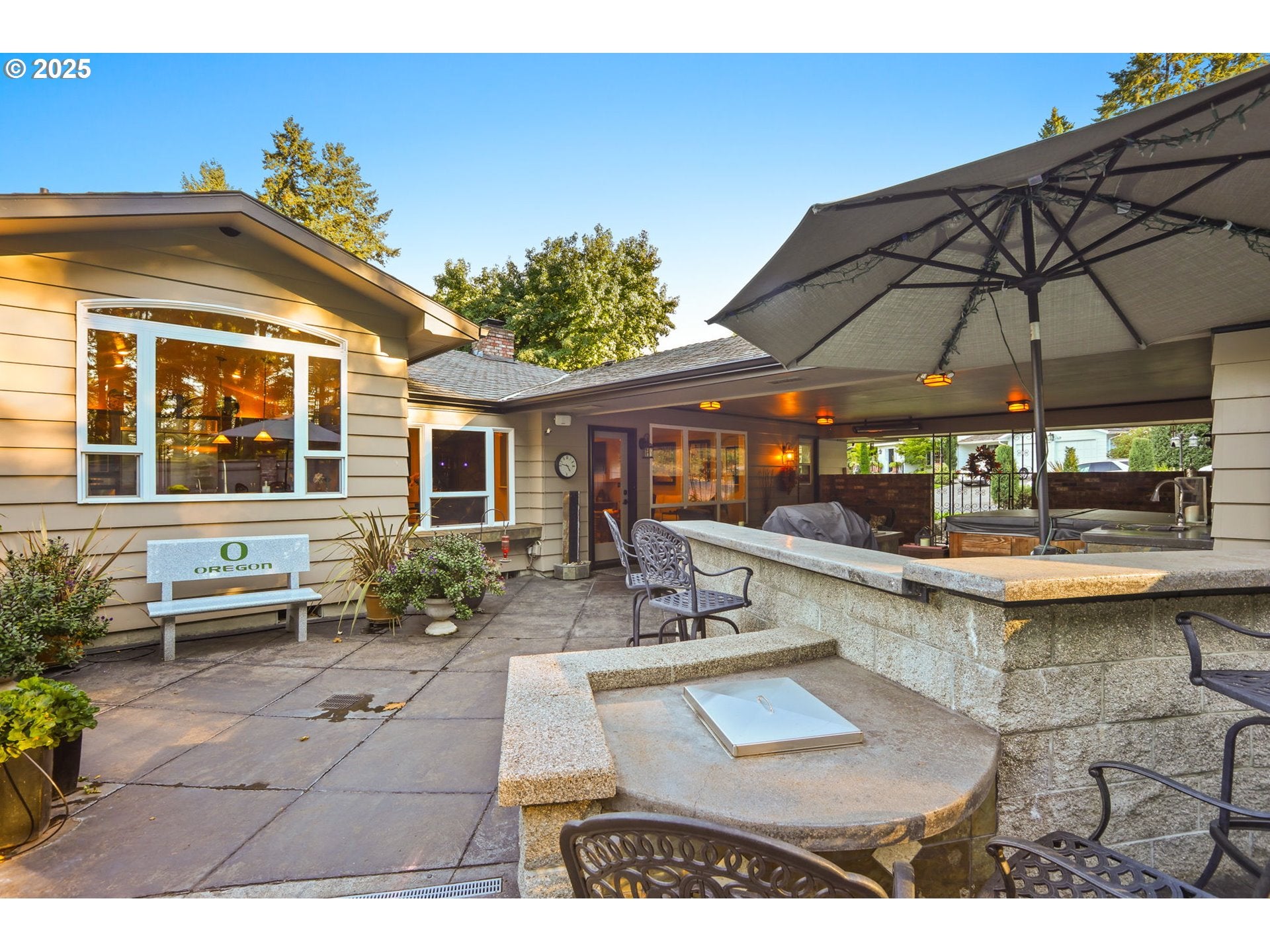 Eugene, Oregon, 97405, United States, 5 Bedrooms Bedrooms, ,4 BathroomsBathrooms,Residential,Active,1964513