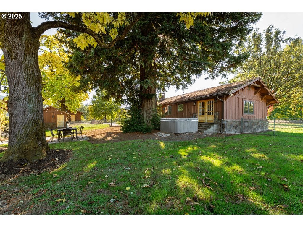 Roseburg, Oregon, 97471, United States, 3 Bedrooms Bedrooms, ,2 BathroomsBathrooms,Residential,Active,1989759