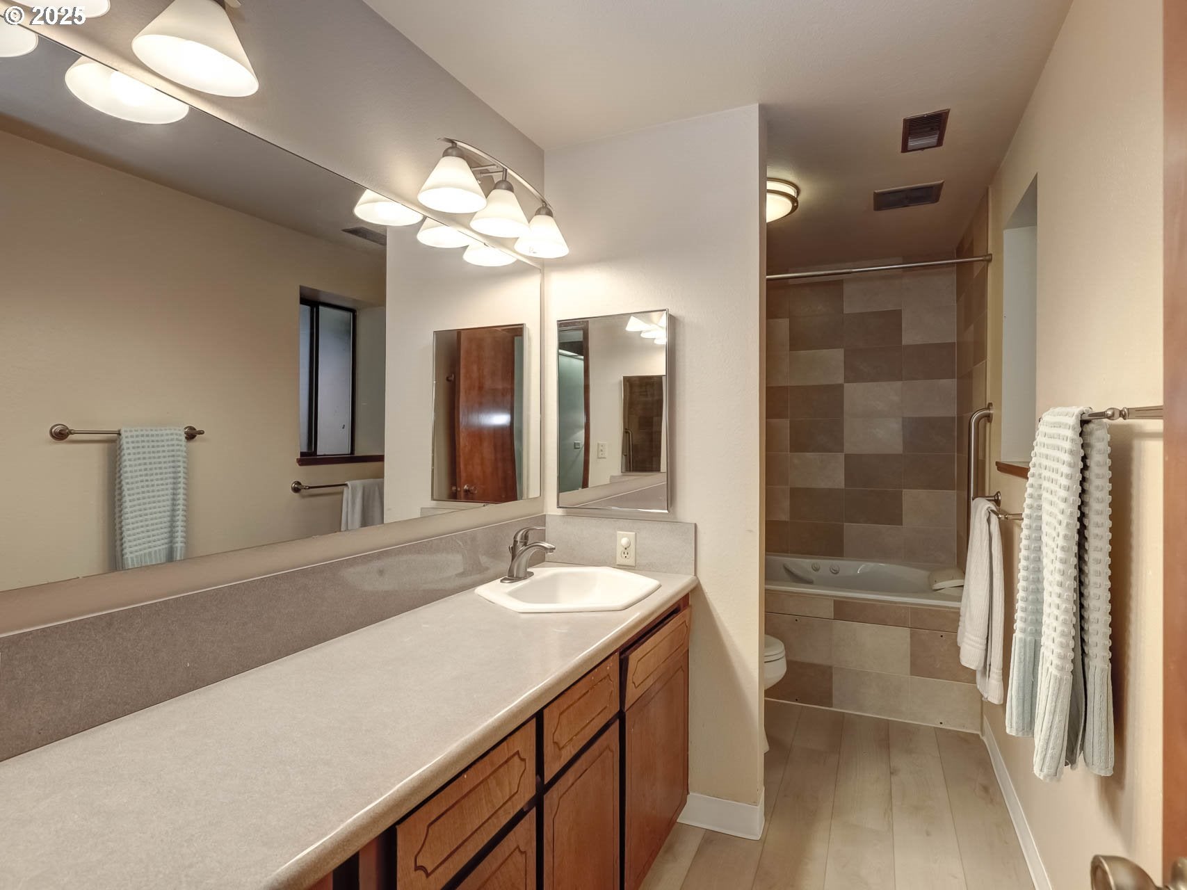 Cornelius, Oregon, 97113, United States, 3 Bedrooms Bedrooms, ,3 BathroomsBathrooms,Residential,Active,1877848