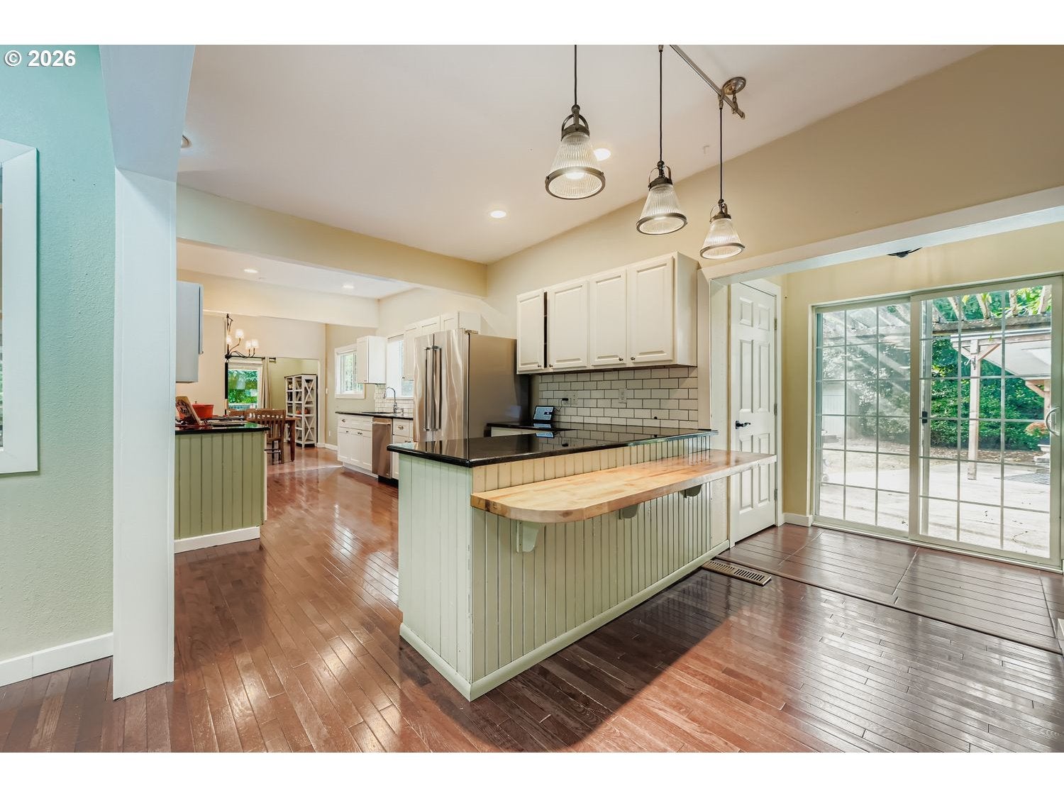 Milwaukie, Oregon, 97267, United States, 5 Bedrooms Bedrooms, ,4 BathroomsBathrooms,Residential,Active,2044550