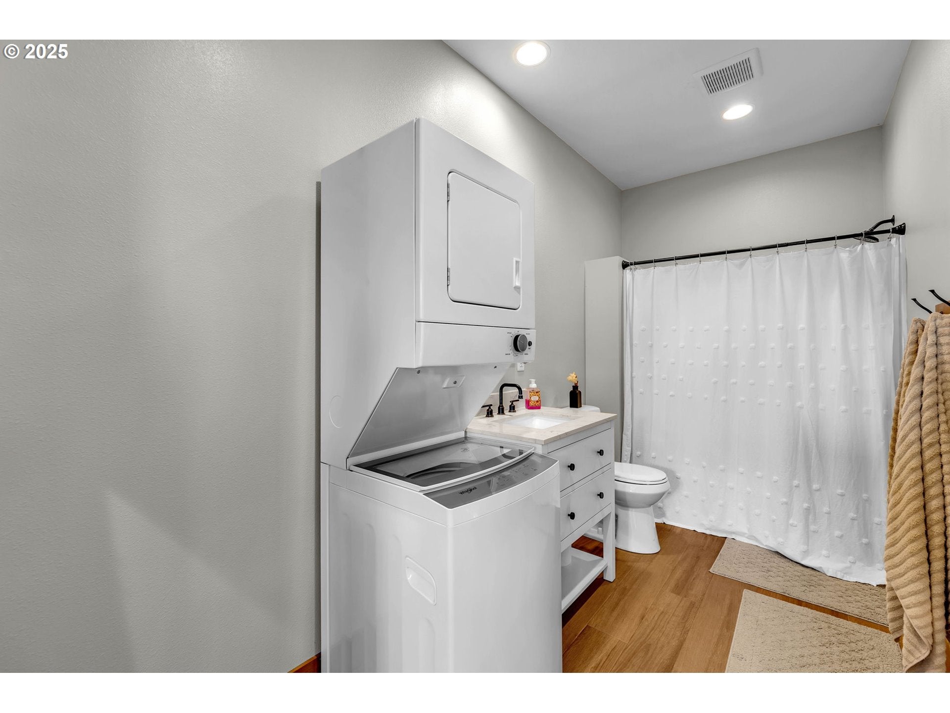 Battle Ground, Washington, 98604, United States, 4 Bedrooms Bedrooms, ,3 BathroomsBathrooms,Residential,Active,1852668