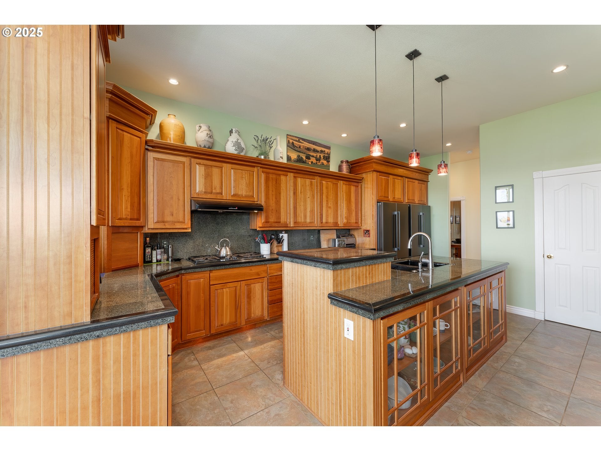 Roseburg, Oregon, 97471, United States, 4 Bedrooms Bedrooms, ,4 BathroomsBathrooms,Residential,Active,1800177