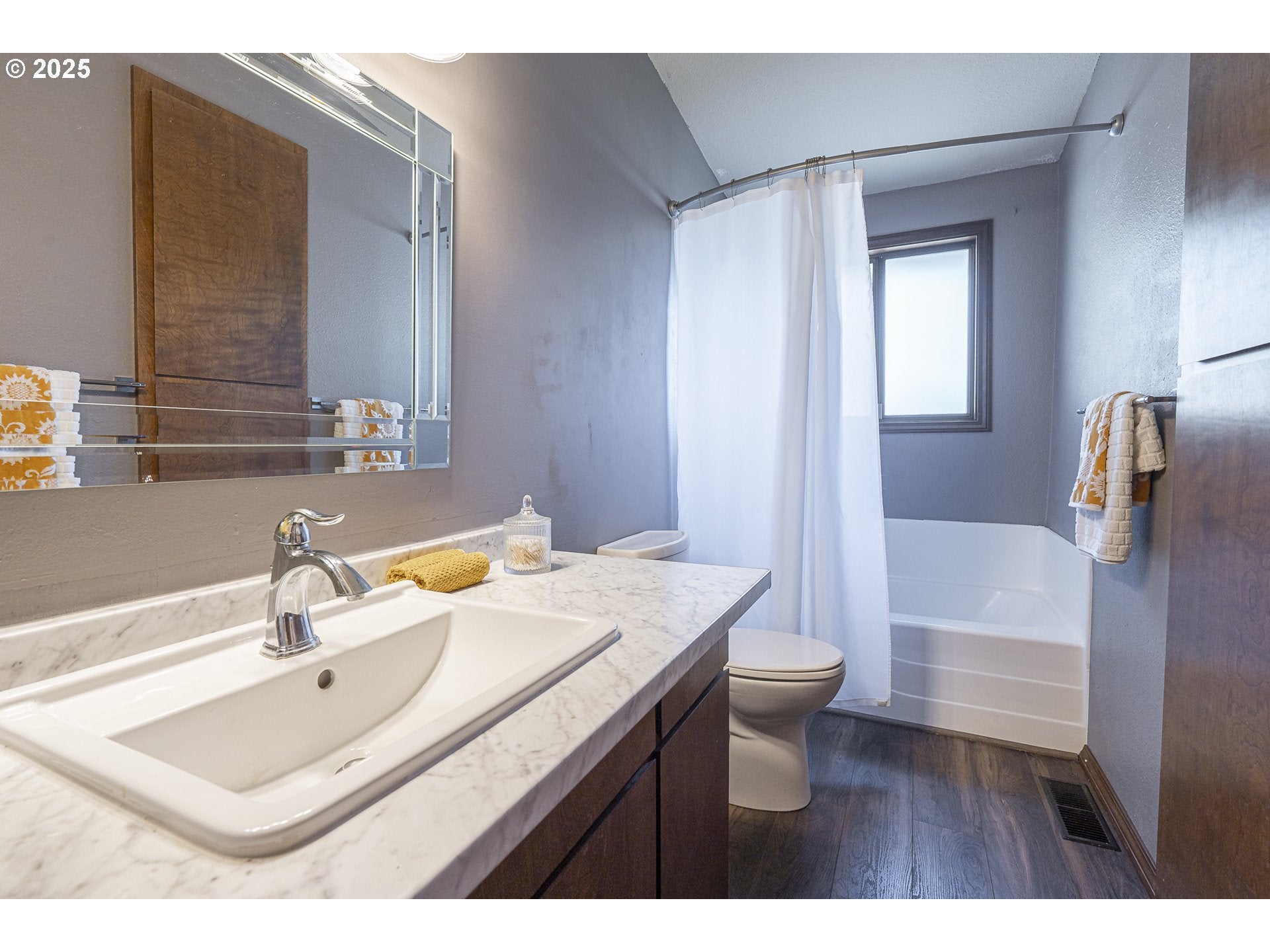 Mcminnville, Oregon, 97128, United States, 4 Bedrooms Bedrooms, ,3 BathroomsBathrooms,Residential,Active,1853796