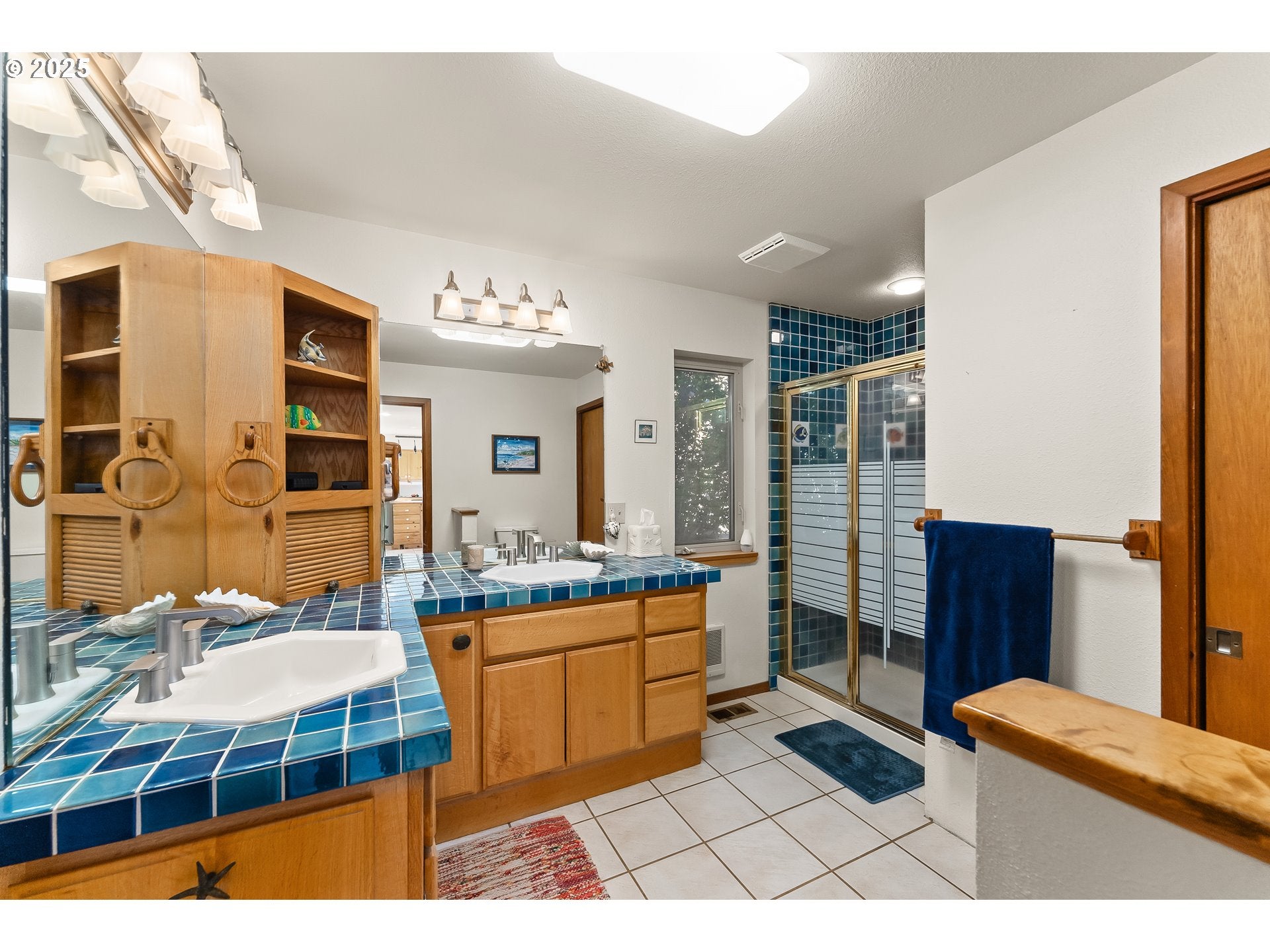 Canyonville, Oregon, 97417, United States, 3 Bedrooms Bedrooms, ,2 BathroomsBathrooms,Residential,Active,1909832