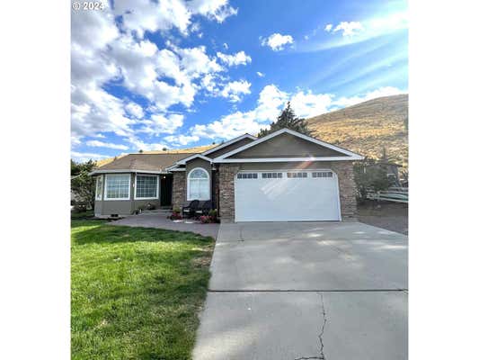 137 FOOTHILL DR, BAKER CITY, OR 97814 - Image 1