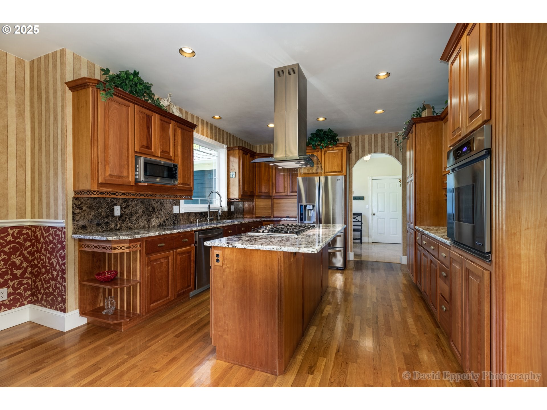 St. Helens, Oregon, 97051, United States, 5 Bedrooms Bedrooms, ,5 BathroomsBathrooms,Residential,Active,1972199