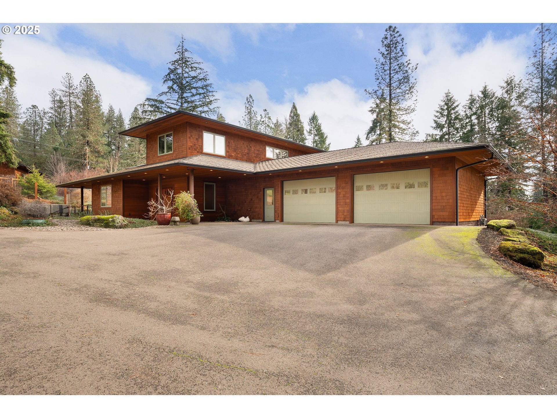 Roseburg, Oregon, 97471, United States, 3 Bedrooms Bedrooms, ,4 BathroomsBathrooms,Residential,Active,1941136