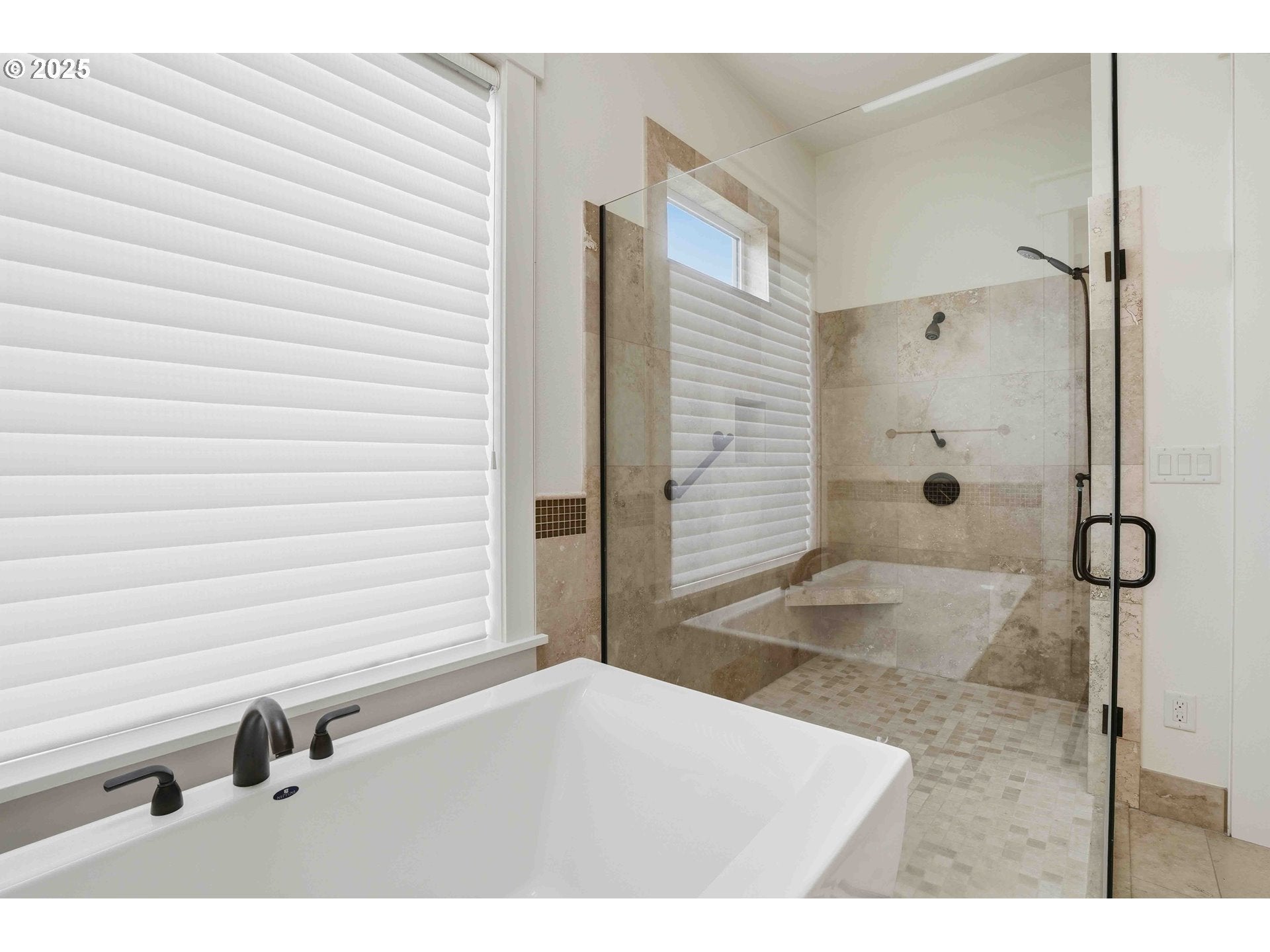 Vancouver, Washington, 98661, United States, 4 Bedrooms Bedrooms, ,7 BathroomsBathrooms,Residential,Active,1985581