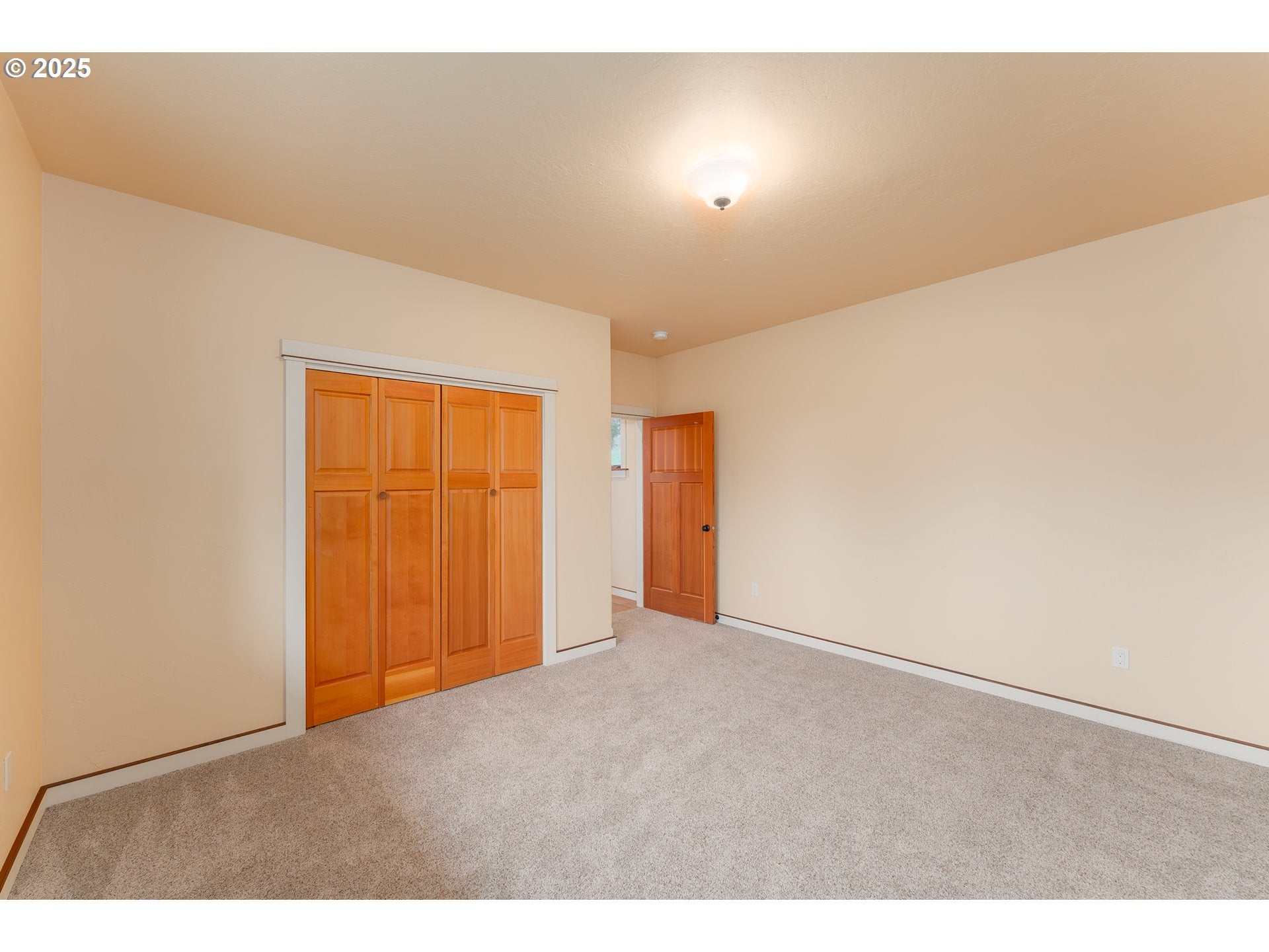 Roseburg, Oregon, 97471, United States, 3 Bedrooms Bedrooms, ,4 BathroomsBathrooms,Residential,Active,1941136