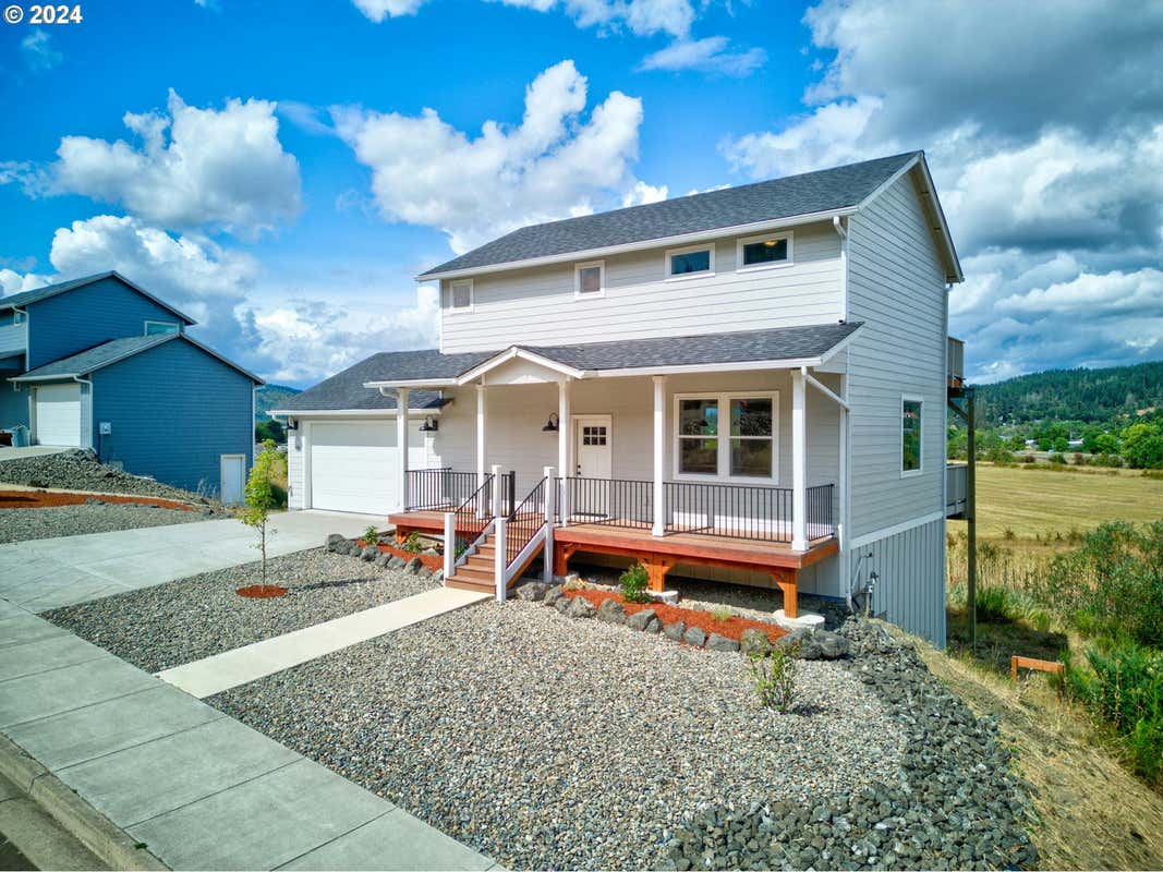 835 FOREST HEIGHTS ST, SUTHERLIN, OR 97479, photo 1 of 48