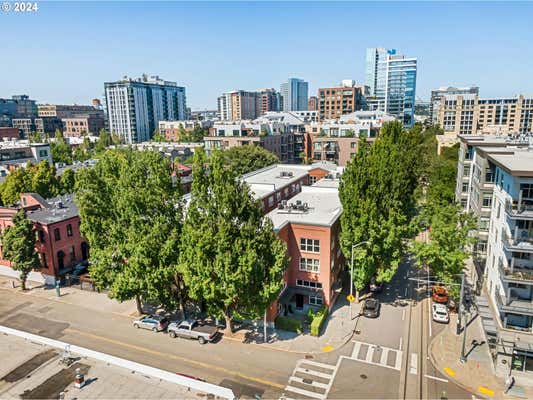 1009 NW HOYT ST APT 204, PORTLAND, OR 97209 - Image 1