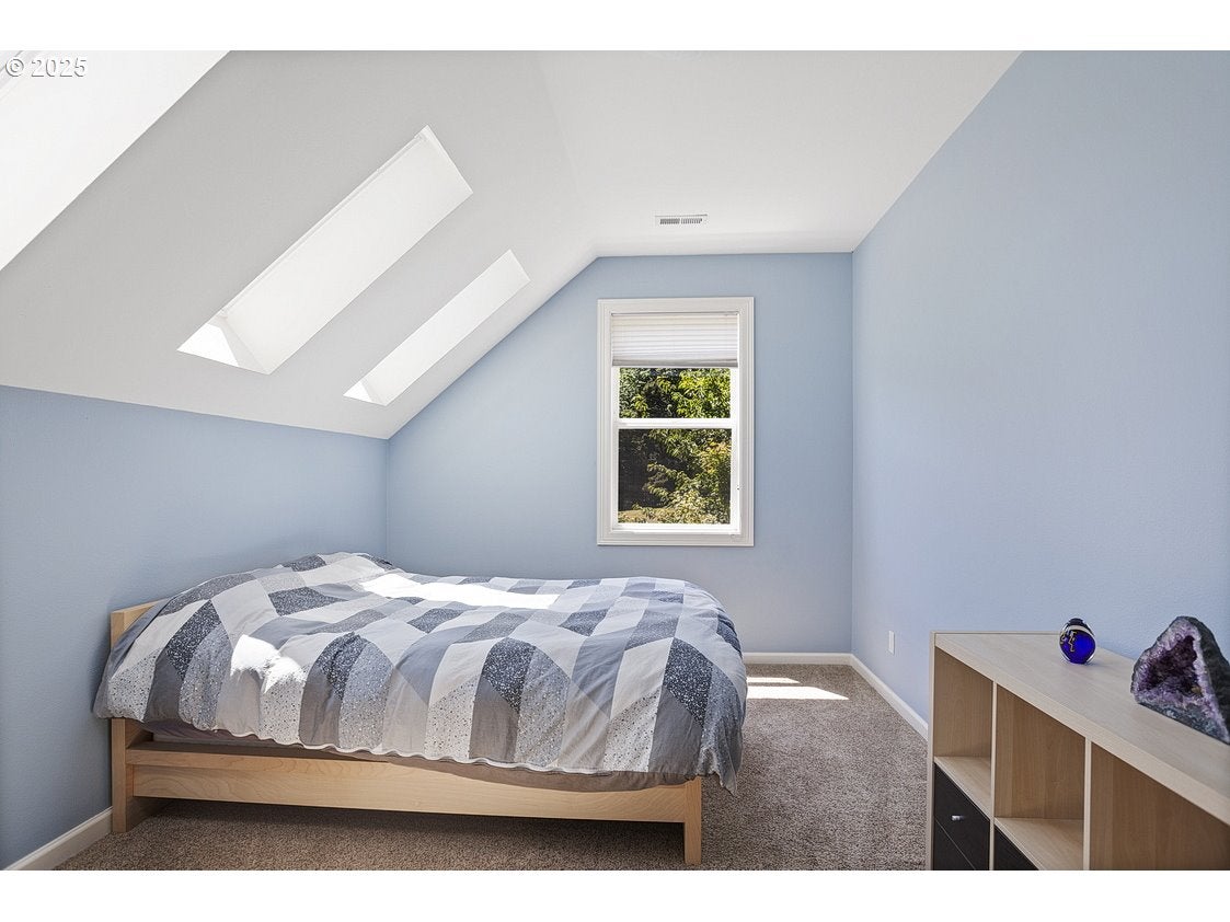 Lake Oswego, Oregon, 97034, United States, 3 Bedrooms Bedrooms, ,3 BathroomsBathrooms,Residential,Active,1862857